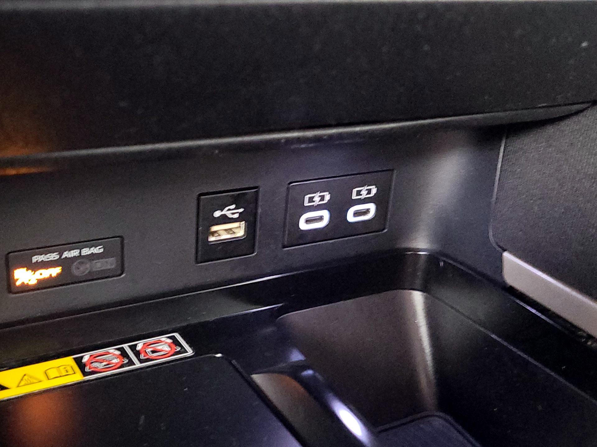 Thumbnail: 2025 Toyota Camry - 18