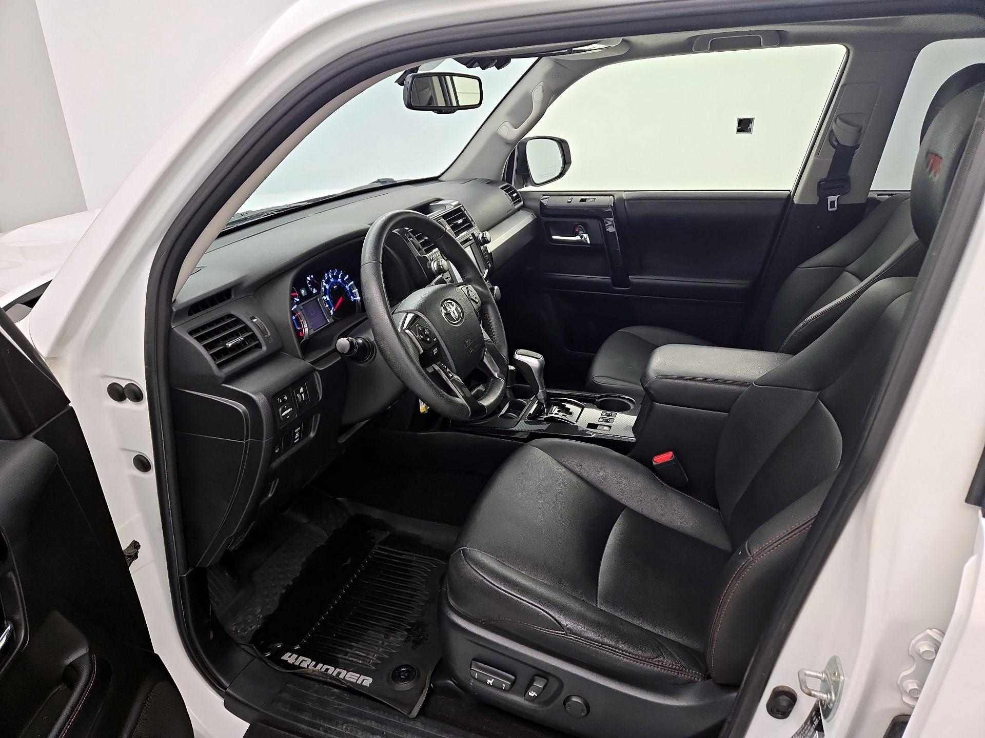 Thumbnail: 2019 Toyota 4Runner - 11