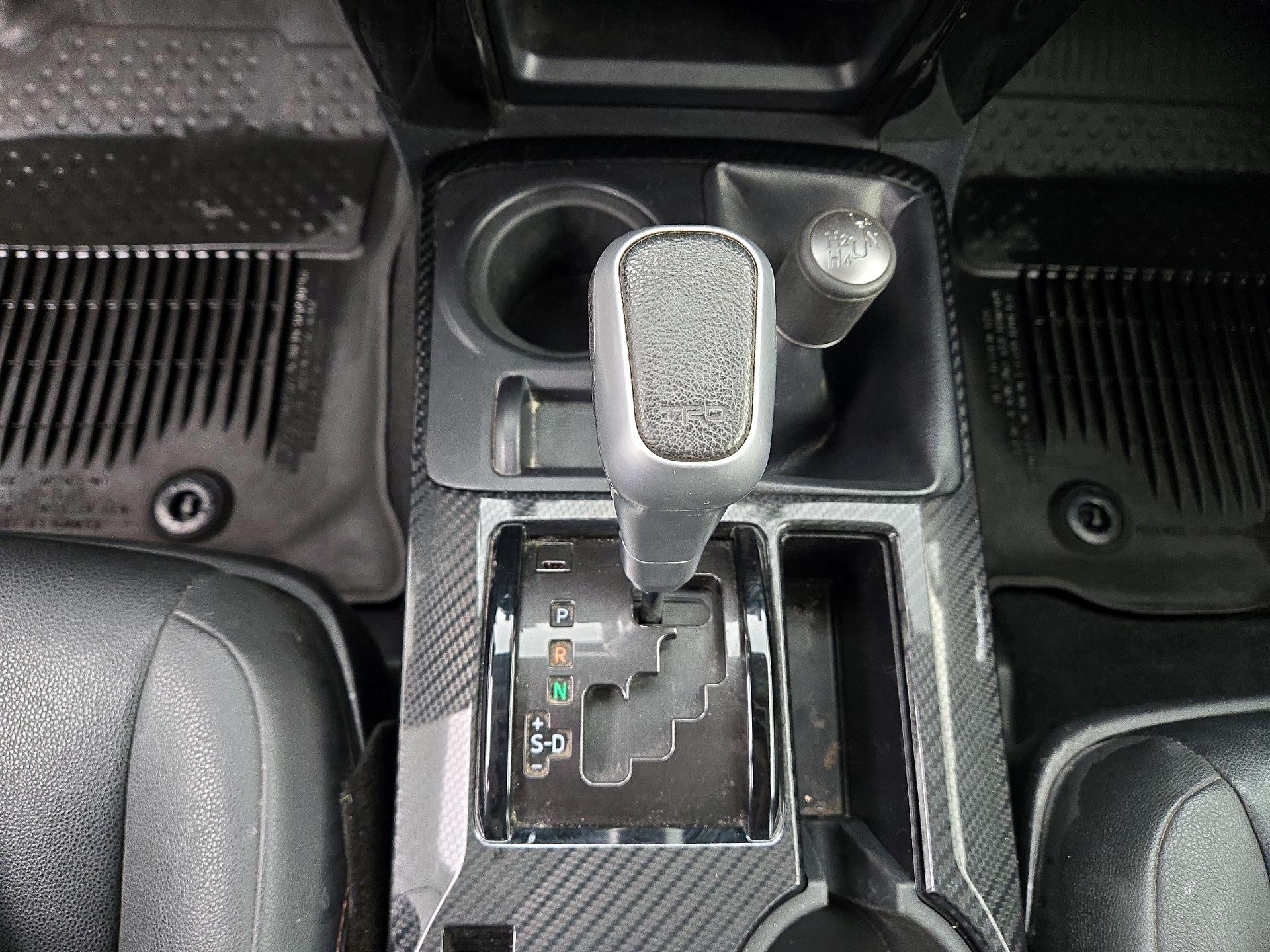 Thumbnail: 2019 Toyota 4Runner - 17