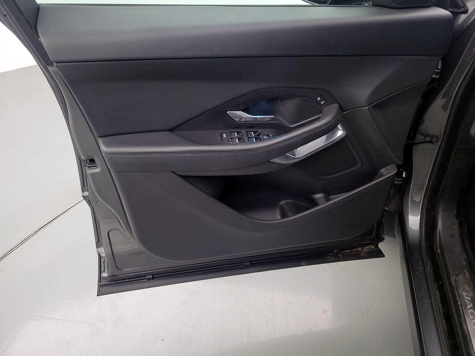 Thumbnail: 2020 Jaguar E-Pace - 12