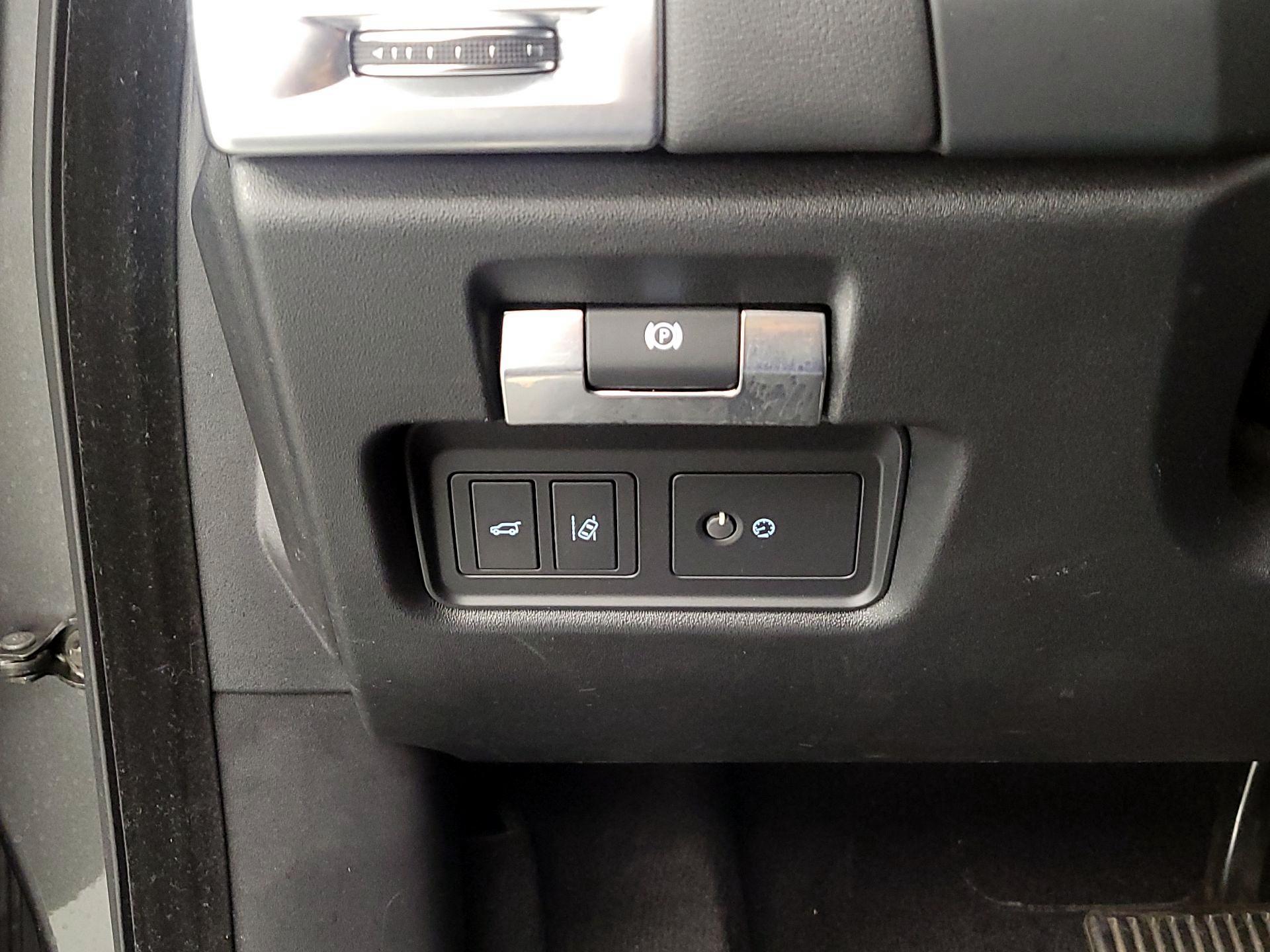 Thumbnail: 2020 Jaguar E-Pace - 13