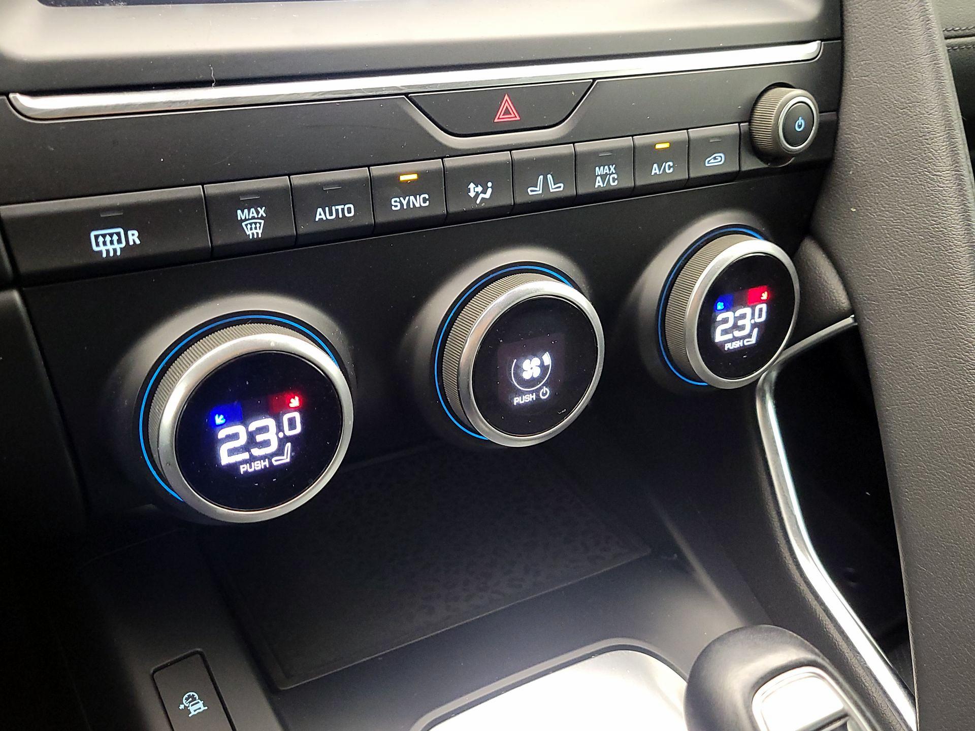 Thumbnail: 2020 Jaguar E-Pace - 17