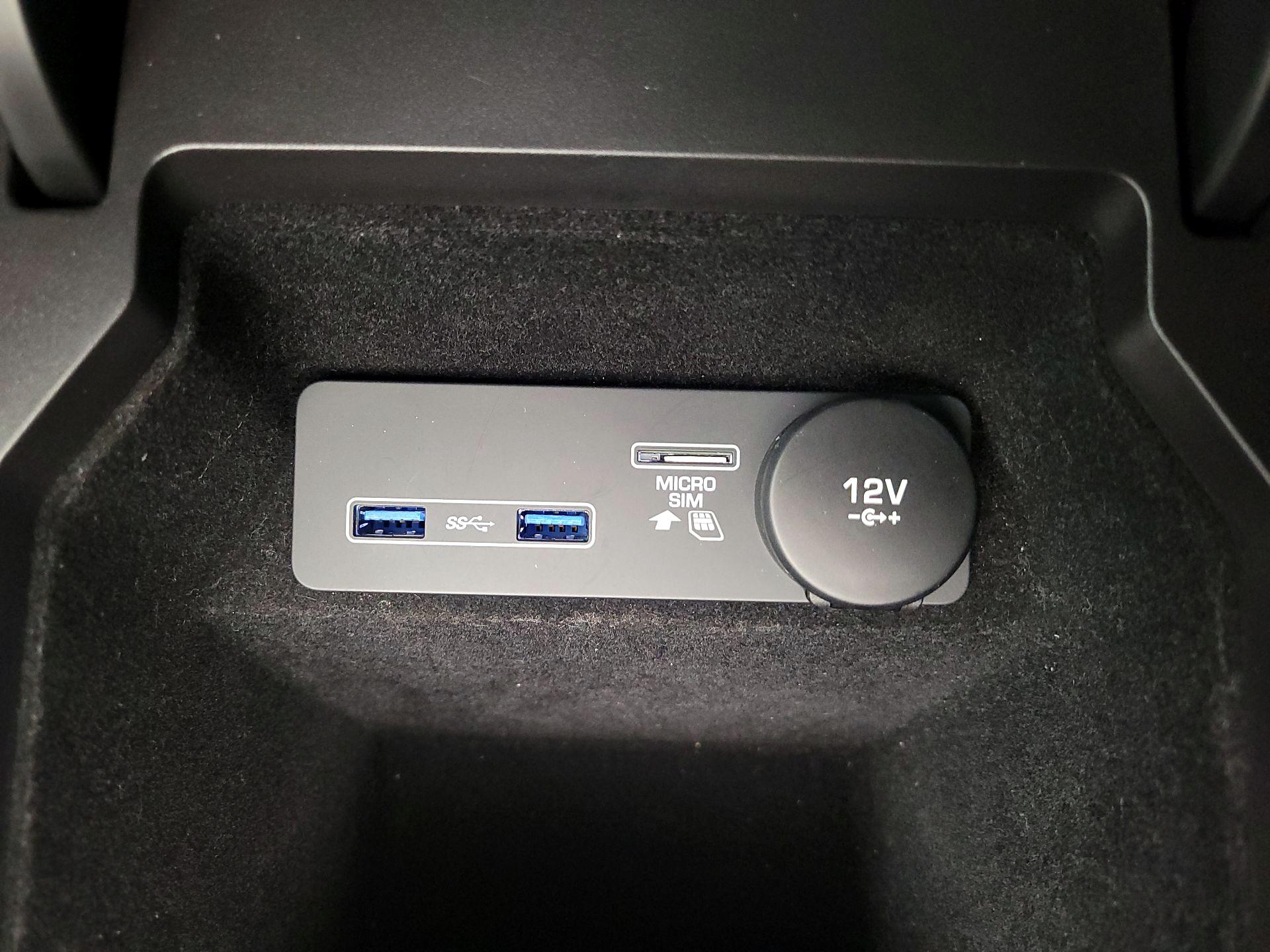 Thumbnail: 2020 Jaguar E-Pace - 19