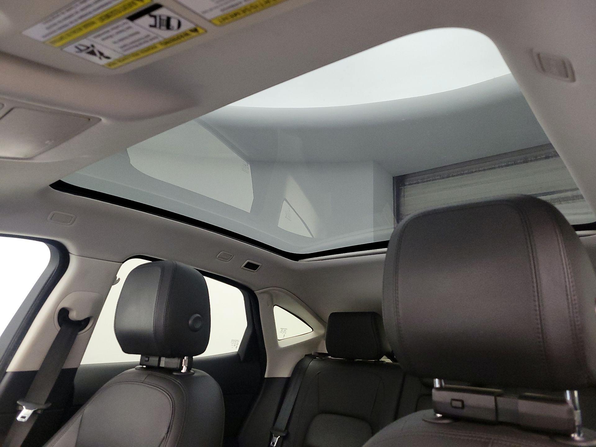 Thumbnail: 2020 Jaguar E-Pace - 20