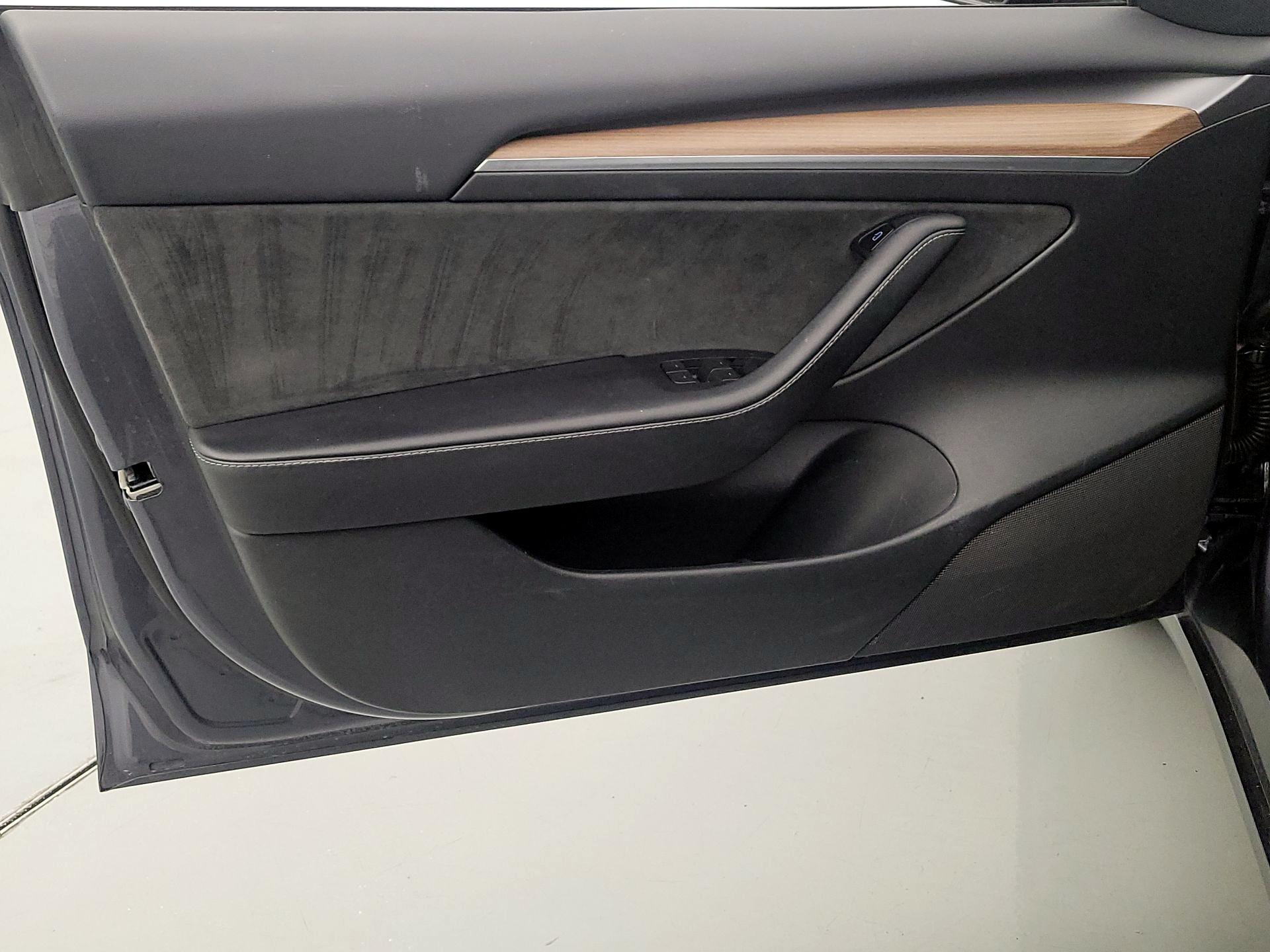 Thumbnail: 2023 Tesla Model 3 - 12