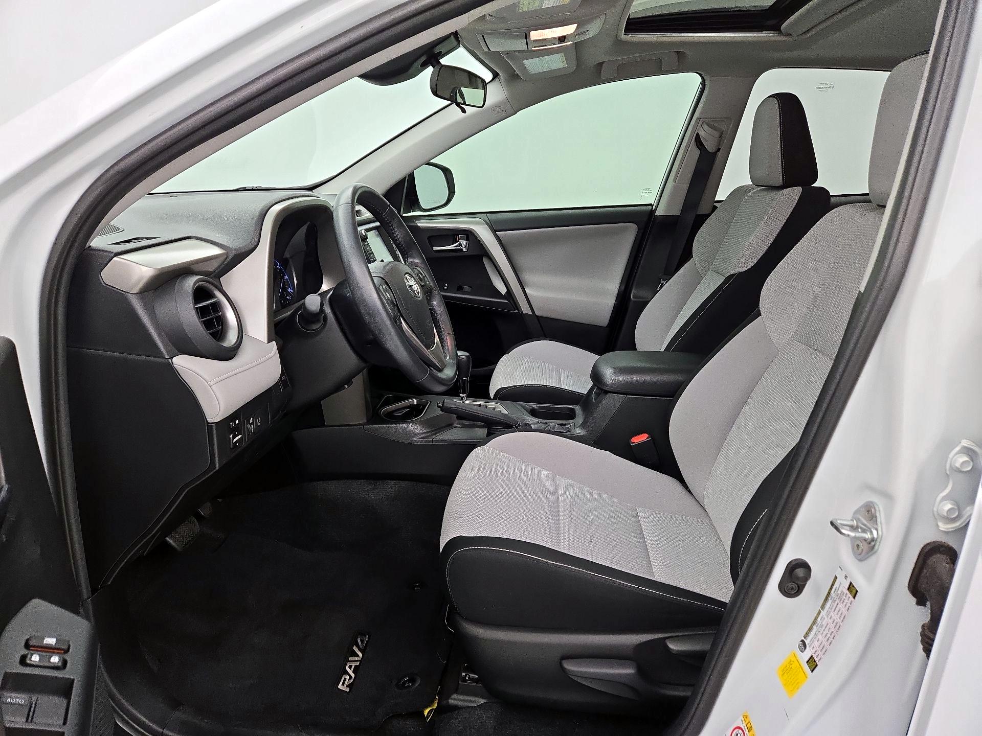 Thumbnail: 2018 Toyota RAV4 - 11