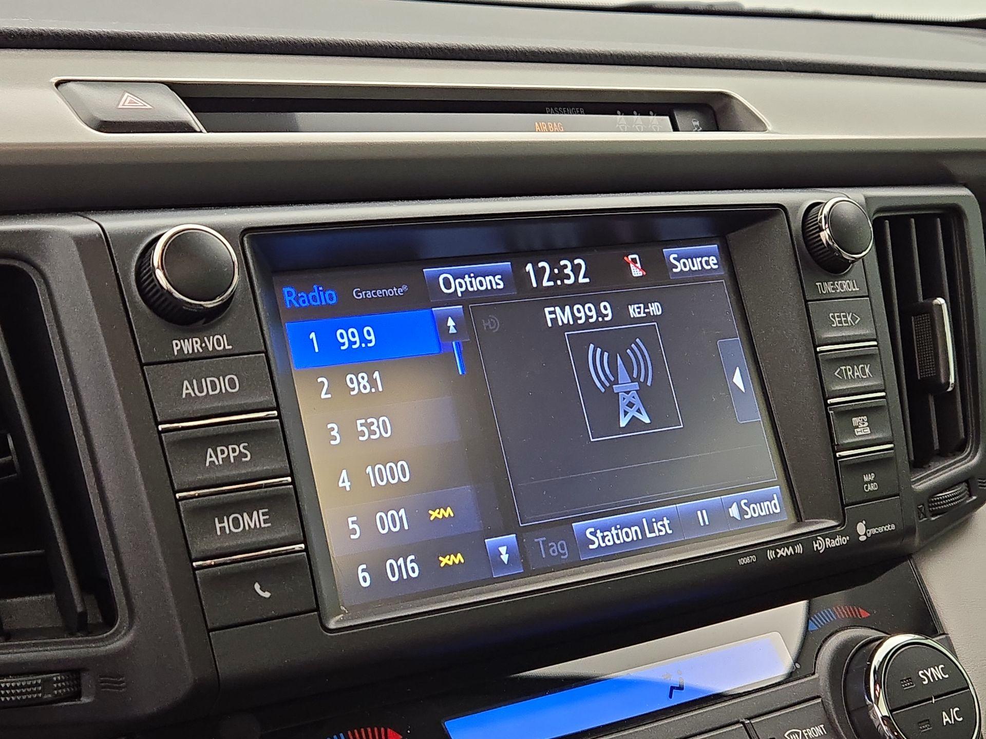 Thumbnail: 2018 Toyota RAV4 - 15