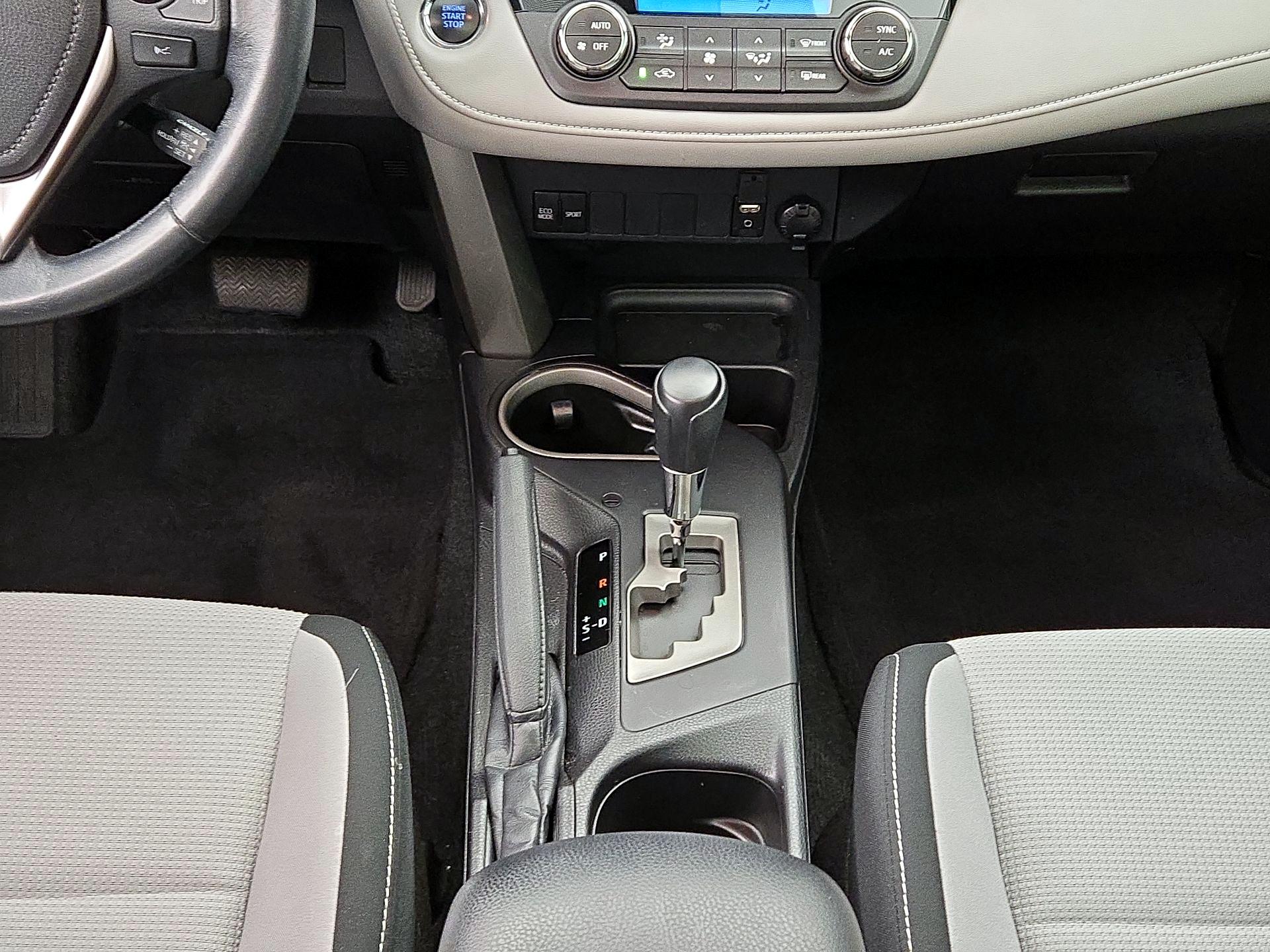 Thumbnail: 2018 Toyota RAV4 - 17