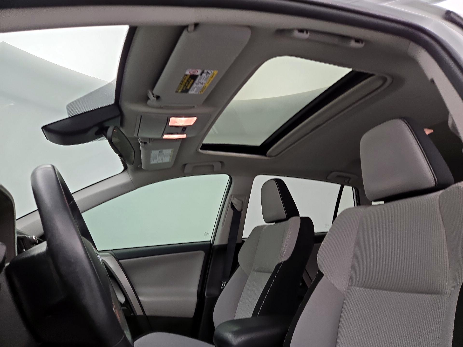 Thumbnail: 2018 Toyota RAV4 - 19