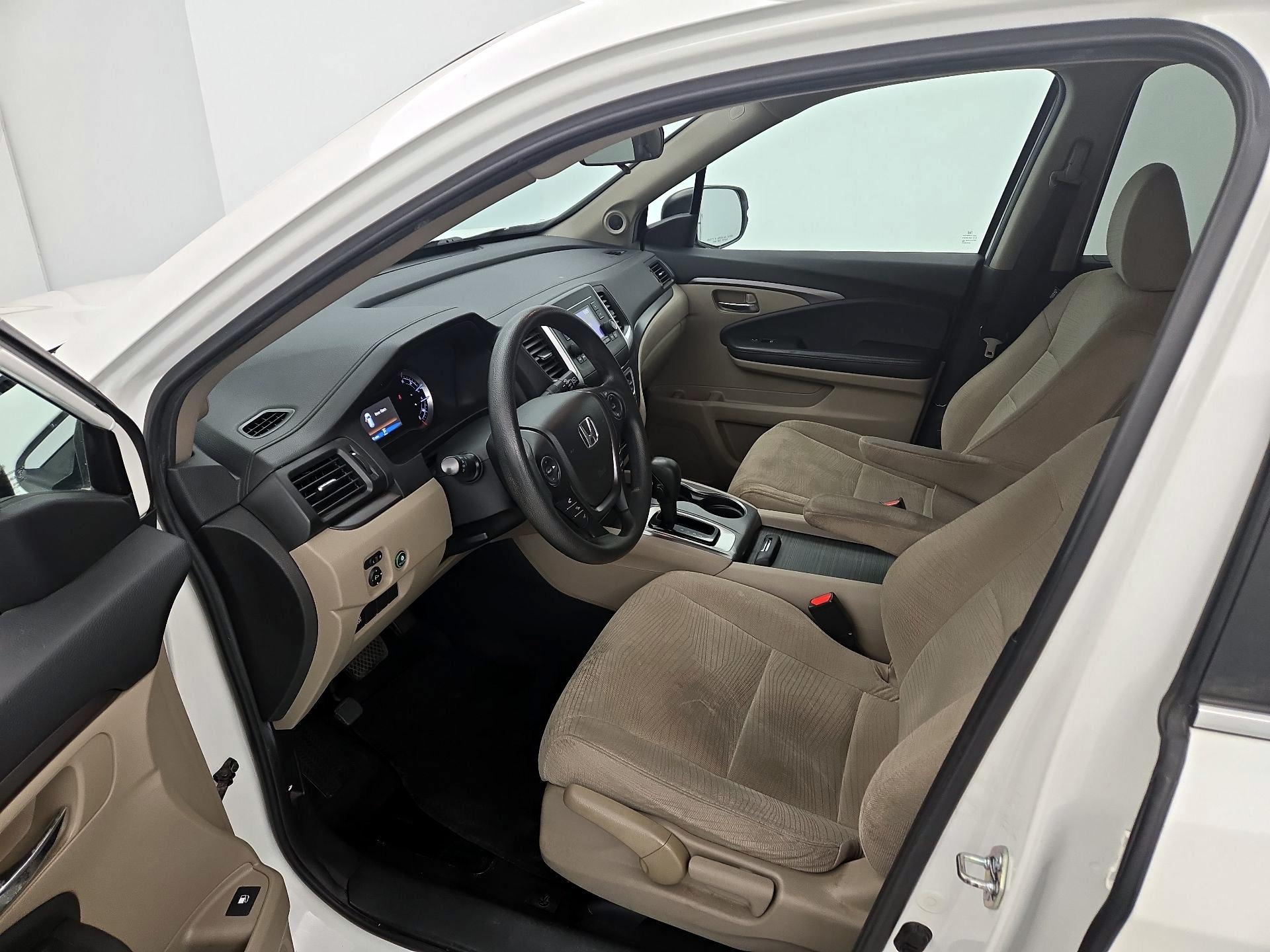 Thumbnail: 2018 Honda Pilot - 11