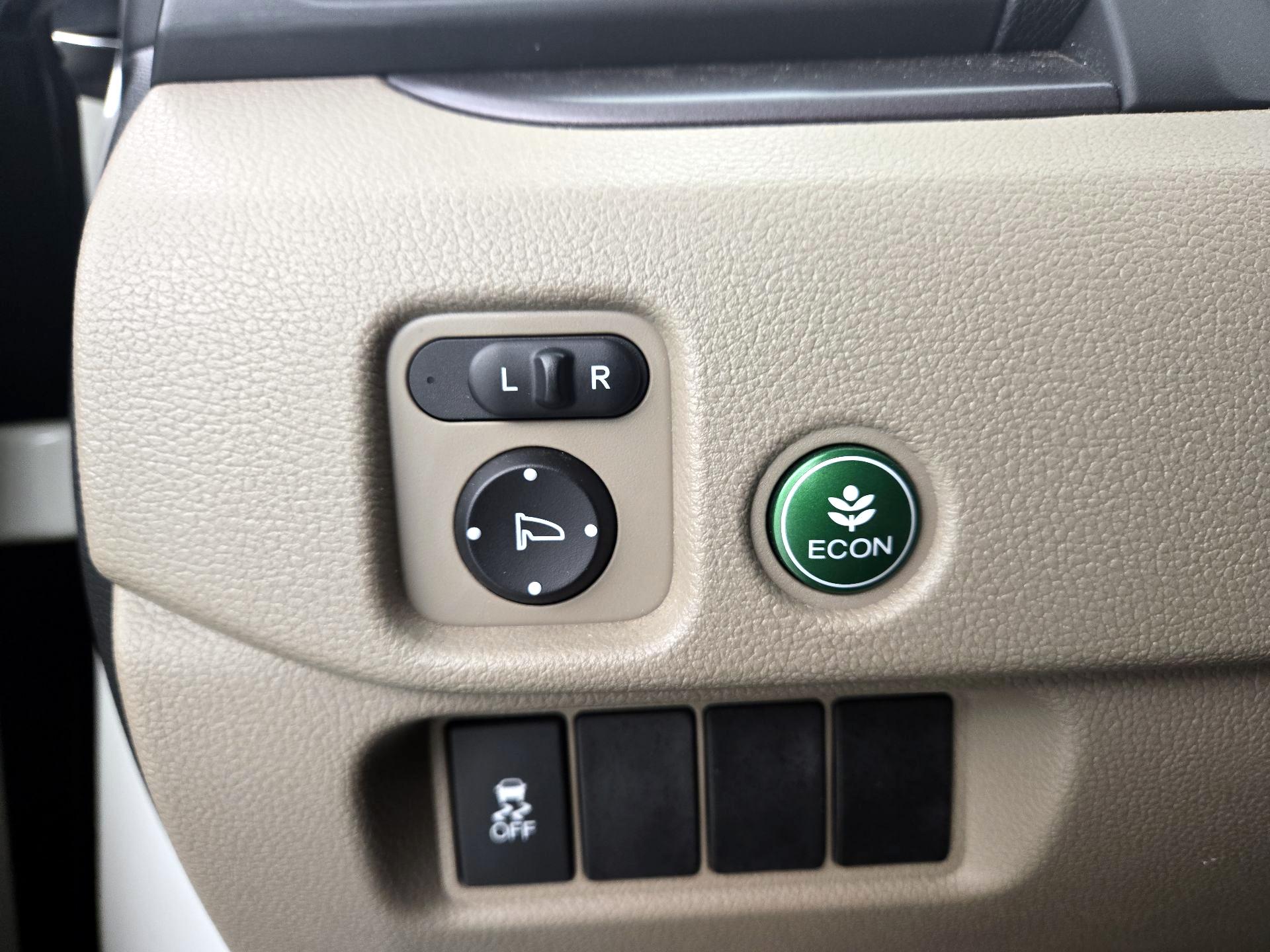 Thumbnail: 2018 Honda Pilot - 13