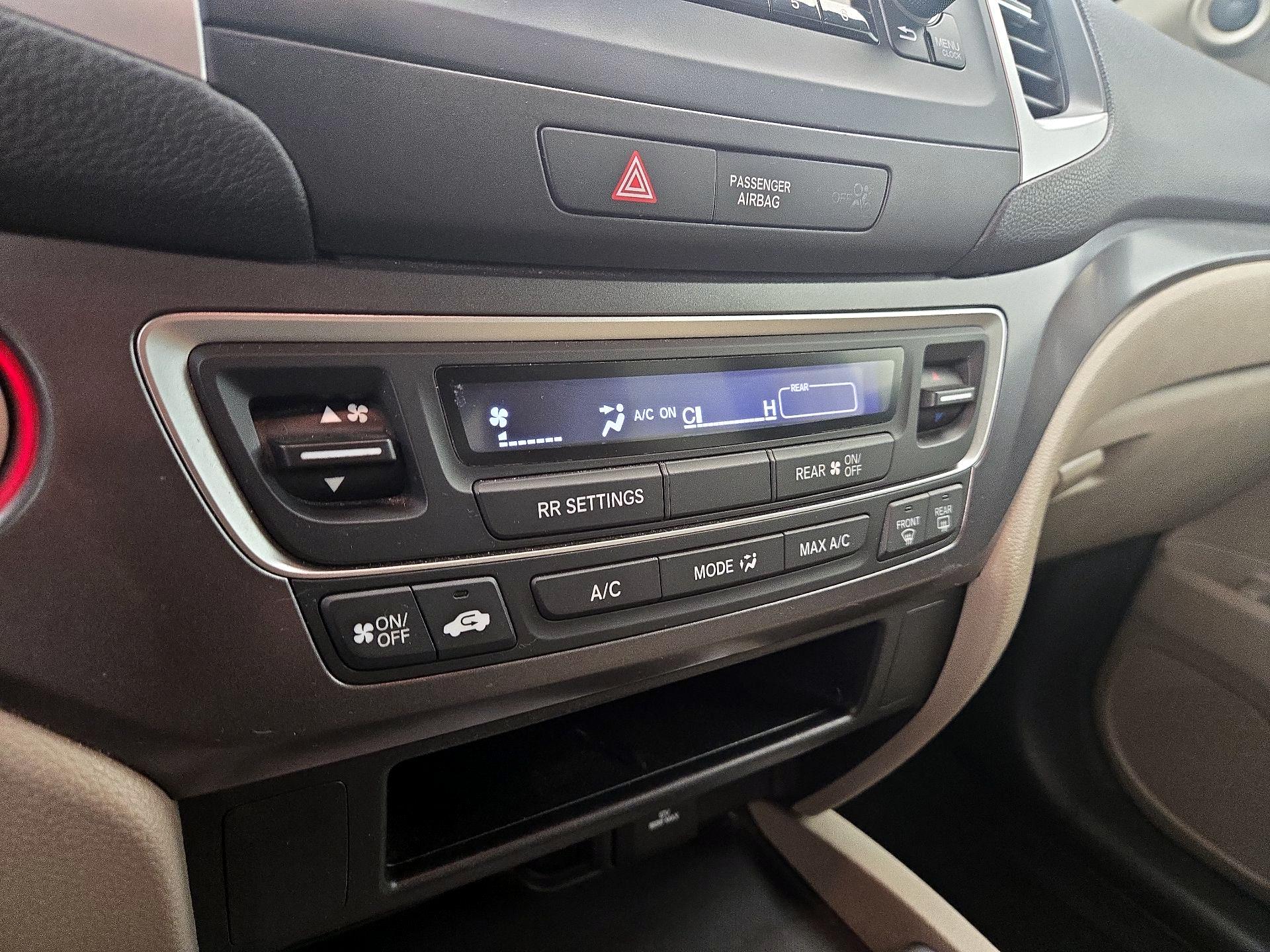 Thumbnail: 2018 Honda Pilot - 16