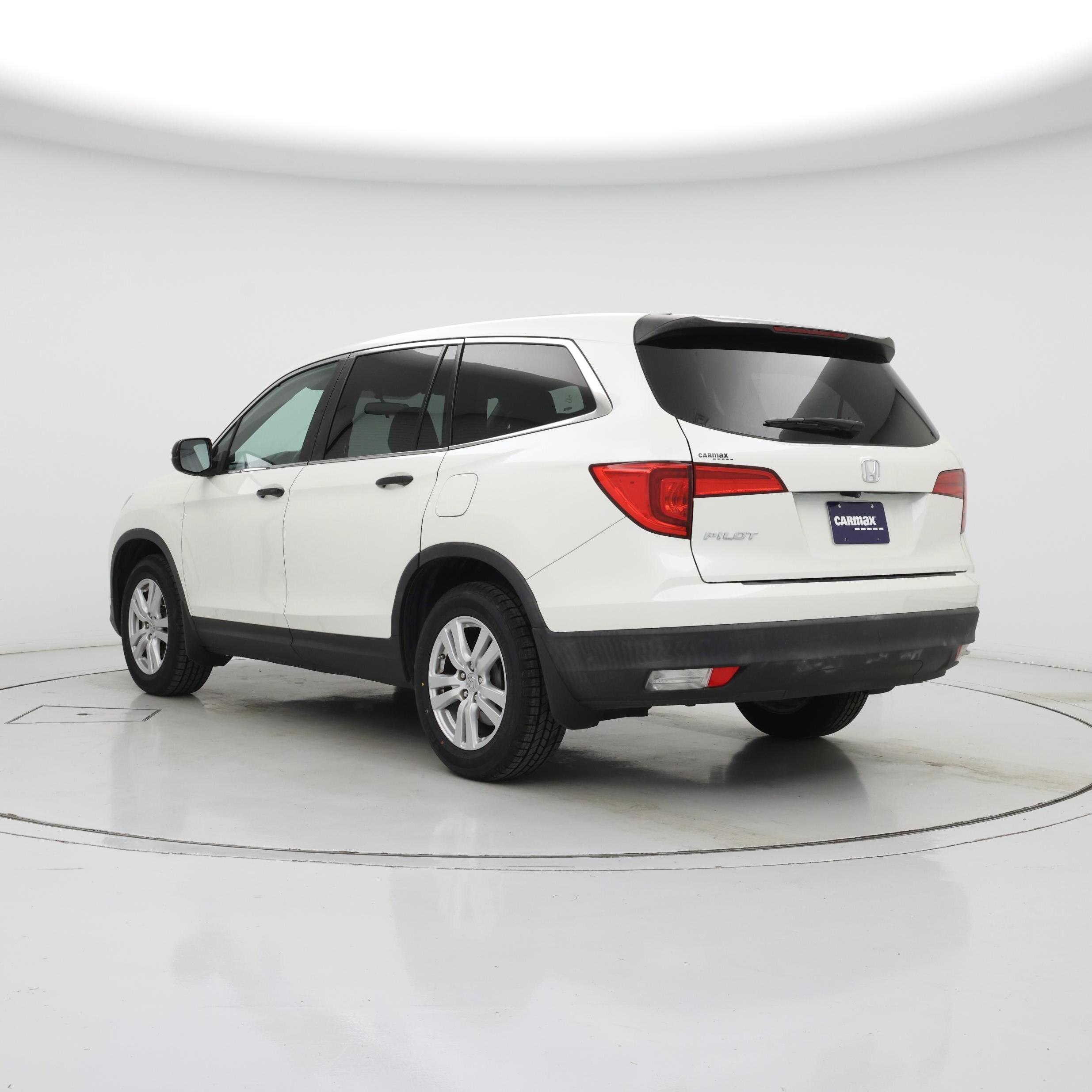 Thumbnail: 2018 Honda Pilot - 2