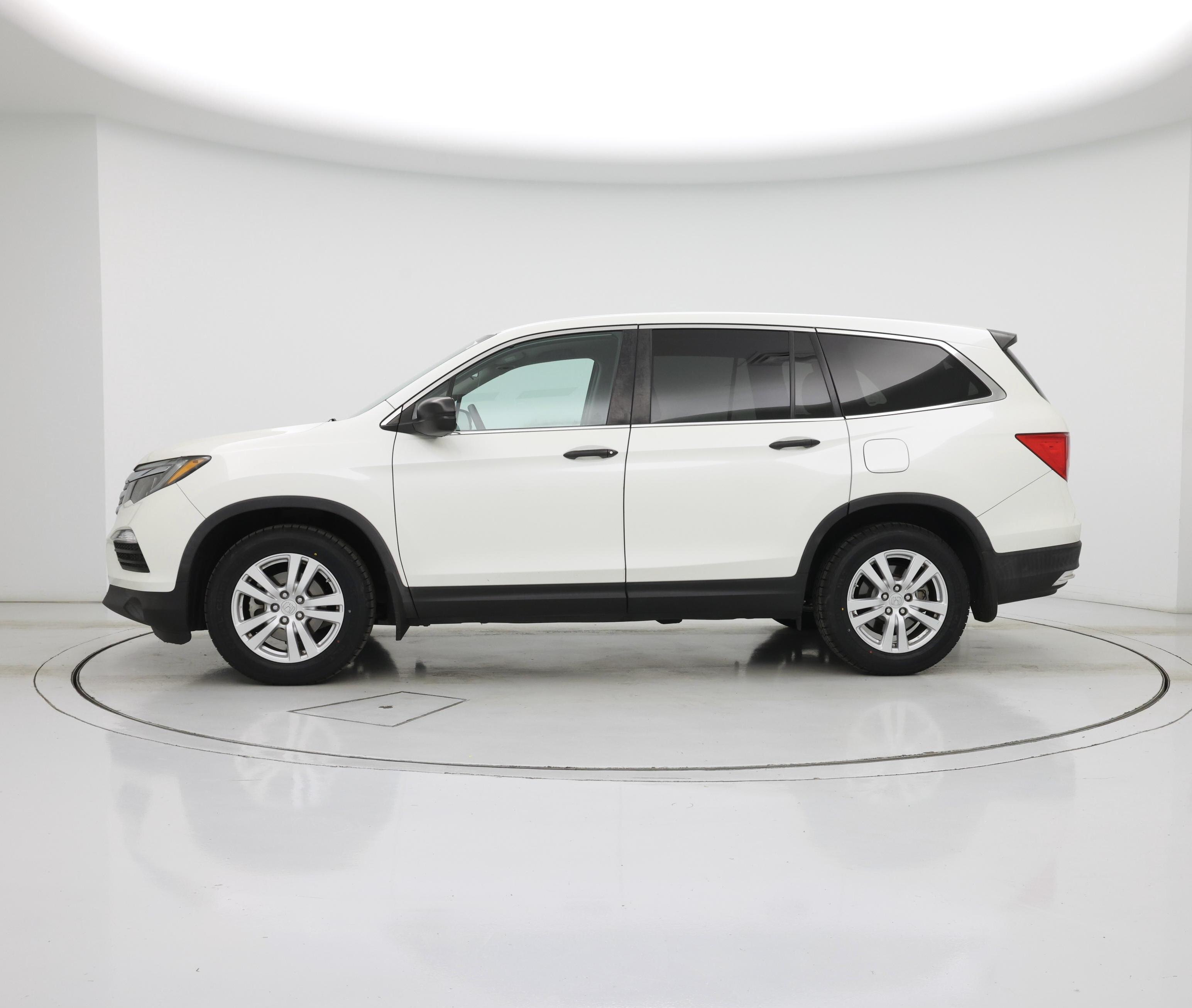 Thumbnail: 2018 Honda Pilot - 3