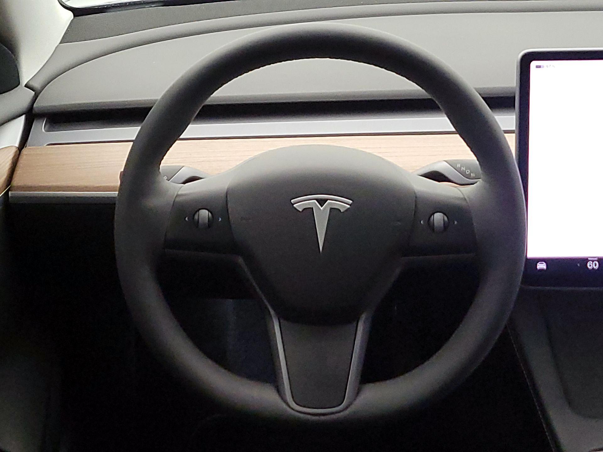 Thumbnail: 2022 Tesla Model 3 - 10