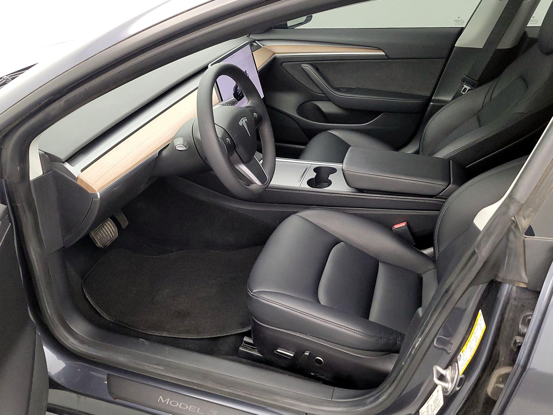 Thumbnail: 2022 Tesla Model 3 - 11