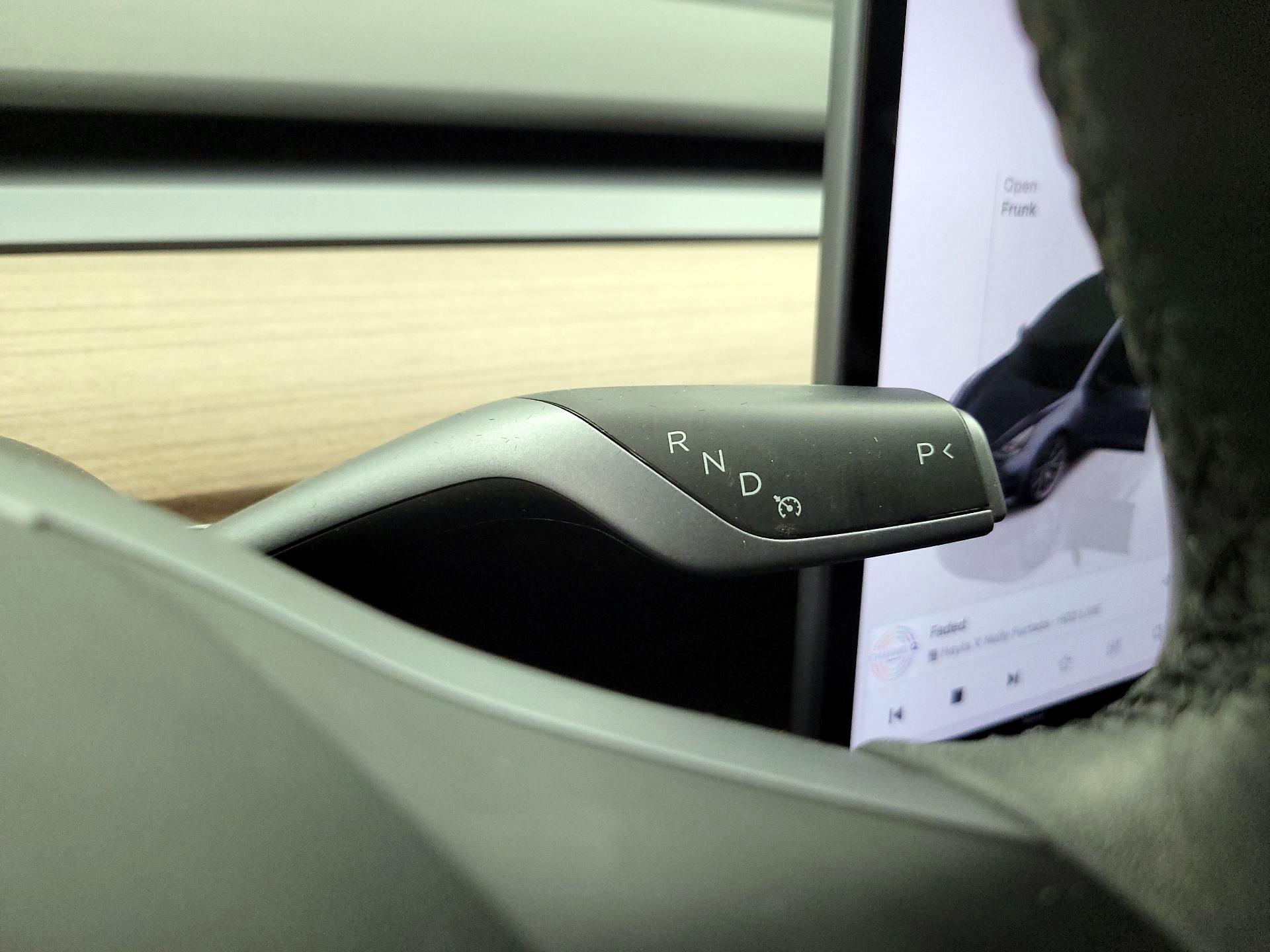 Thumbnail: 2022 Tesla Model 3 - 16