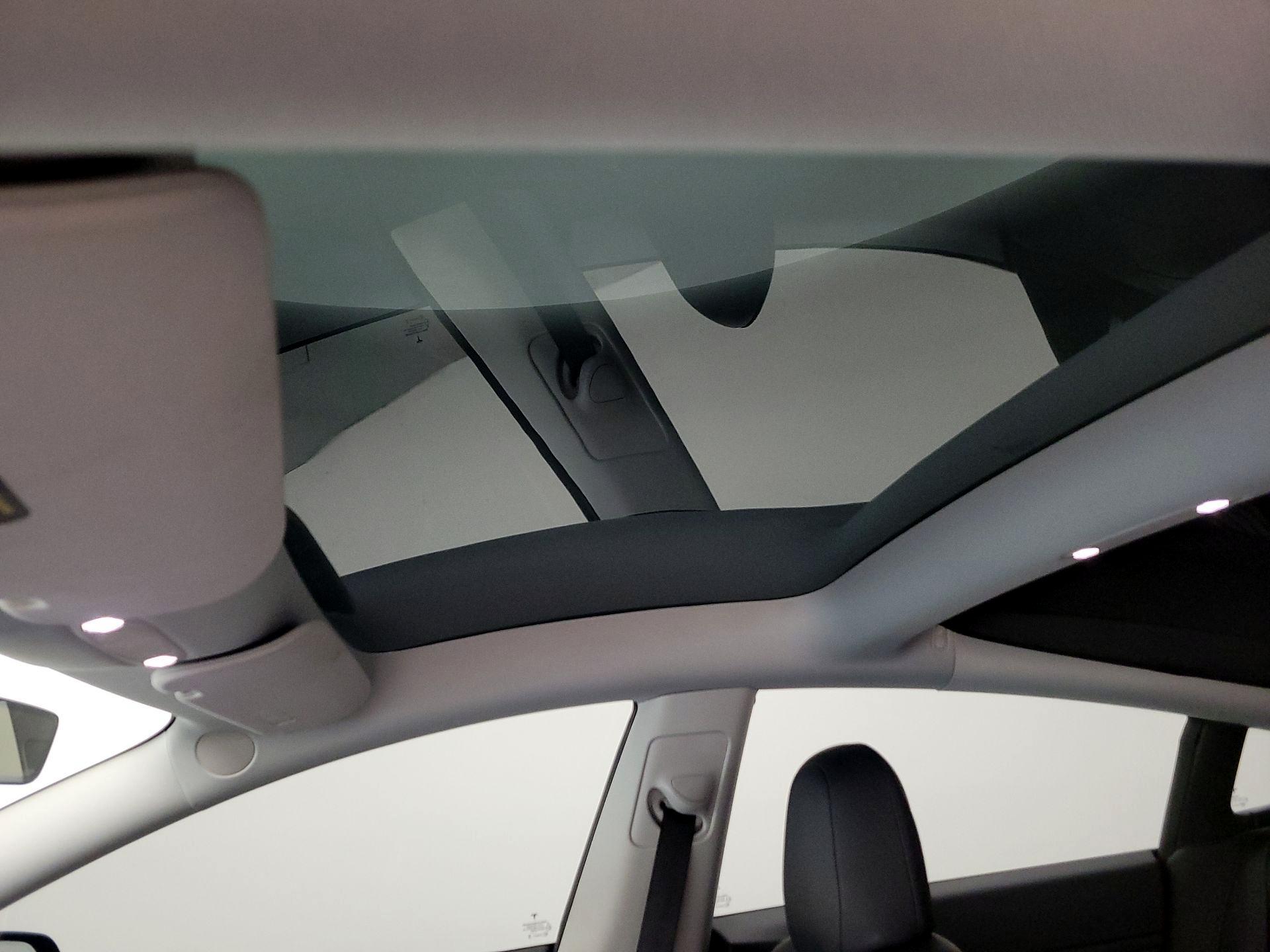 Thumbnail: 2022 Tesla Model 3 - 17