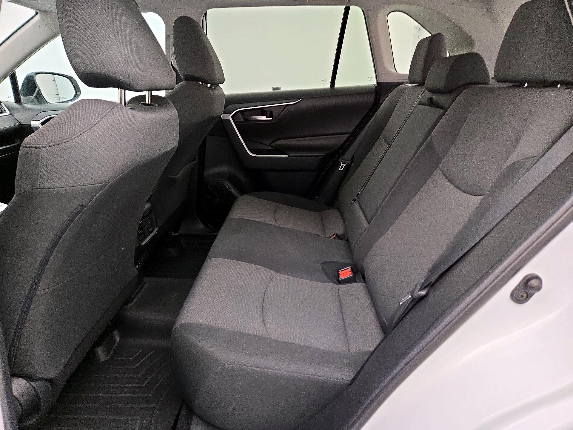 Thumbnail: 2019 Toyota RAV4 - 20