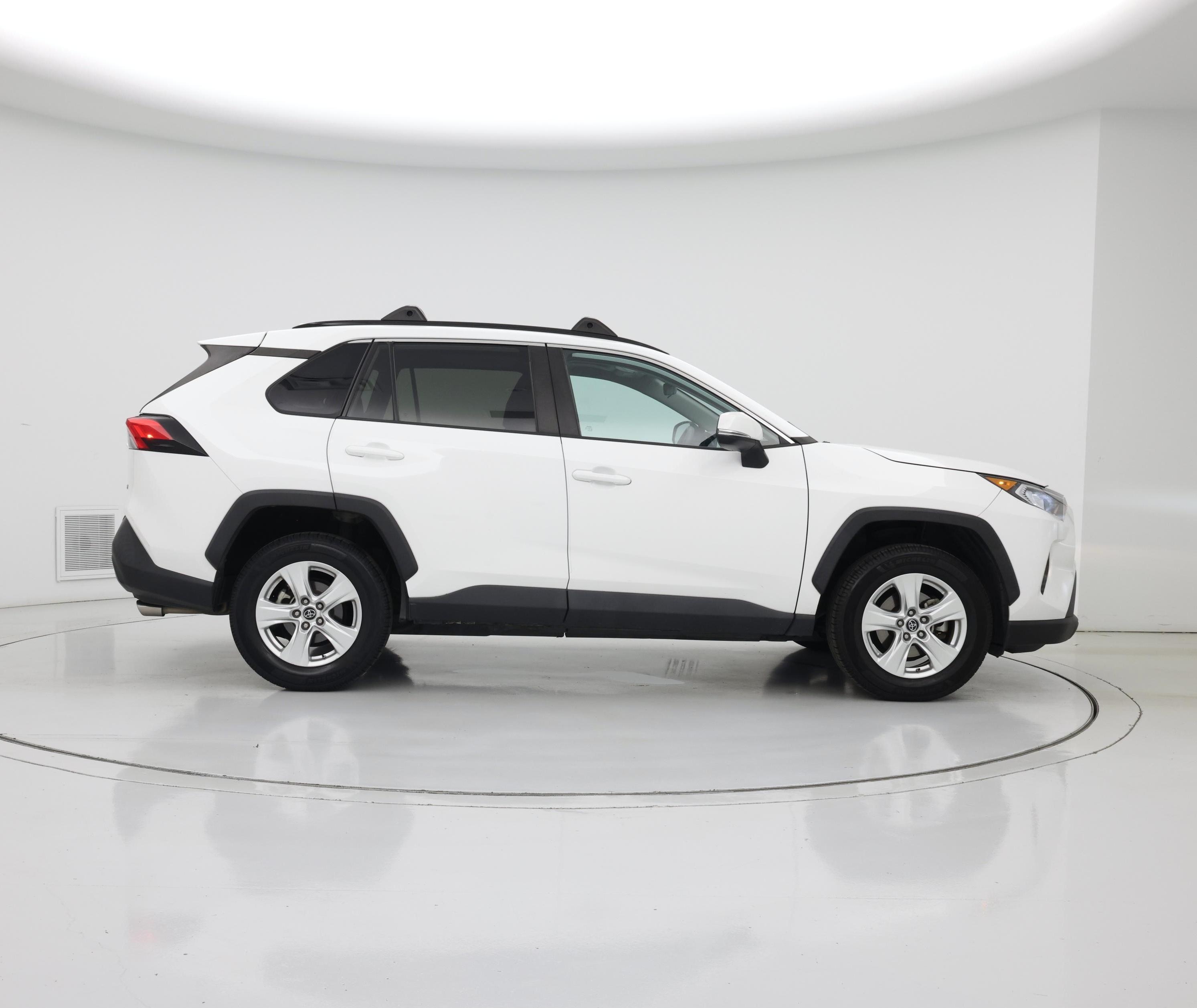 Thumbnail: 2019 Toyota RAV4 - 7