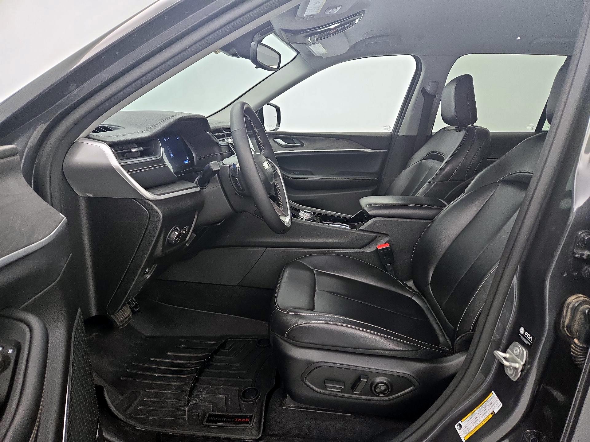 Thumbnail: 2023 Jeep Grand Cherokee - 11