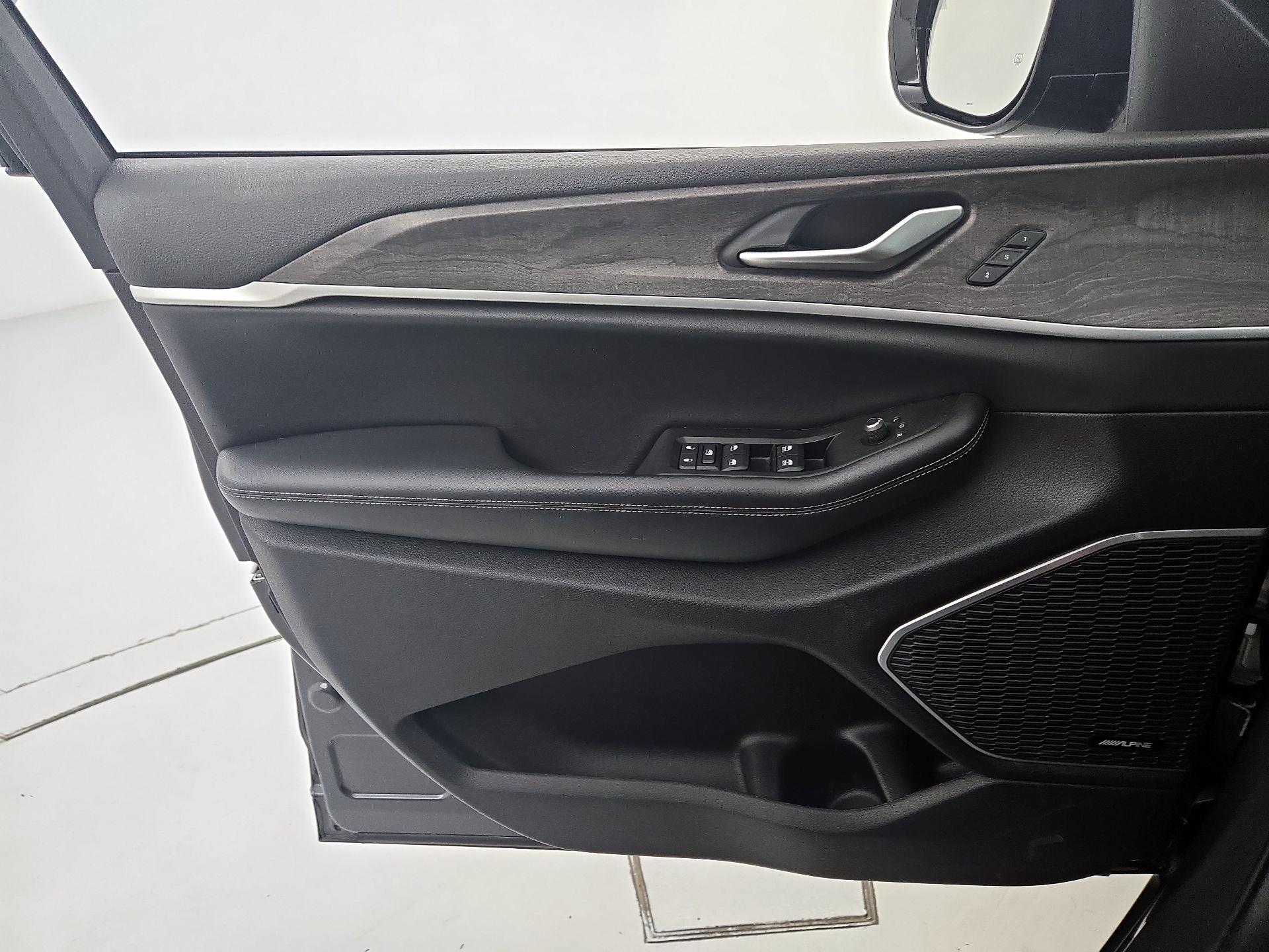 Thumbnail: 2023 Jeep Grand Cherokee - 12