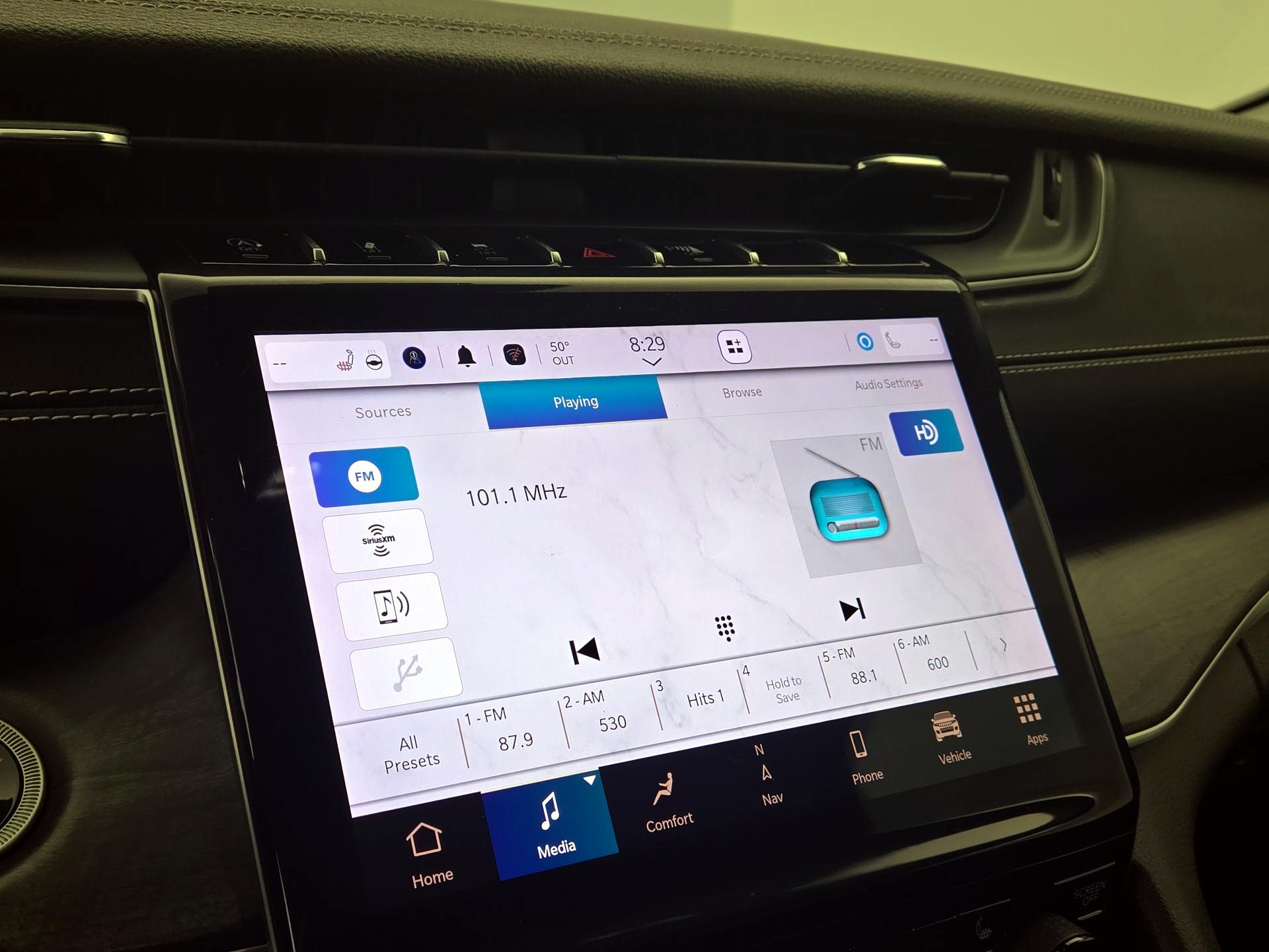 Thumbnail: 2023 Jeep Grand Cherokee - 15