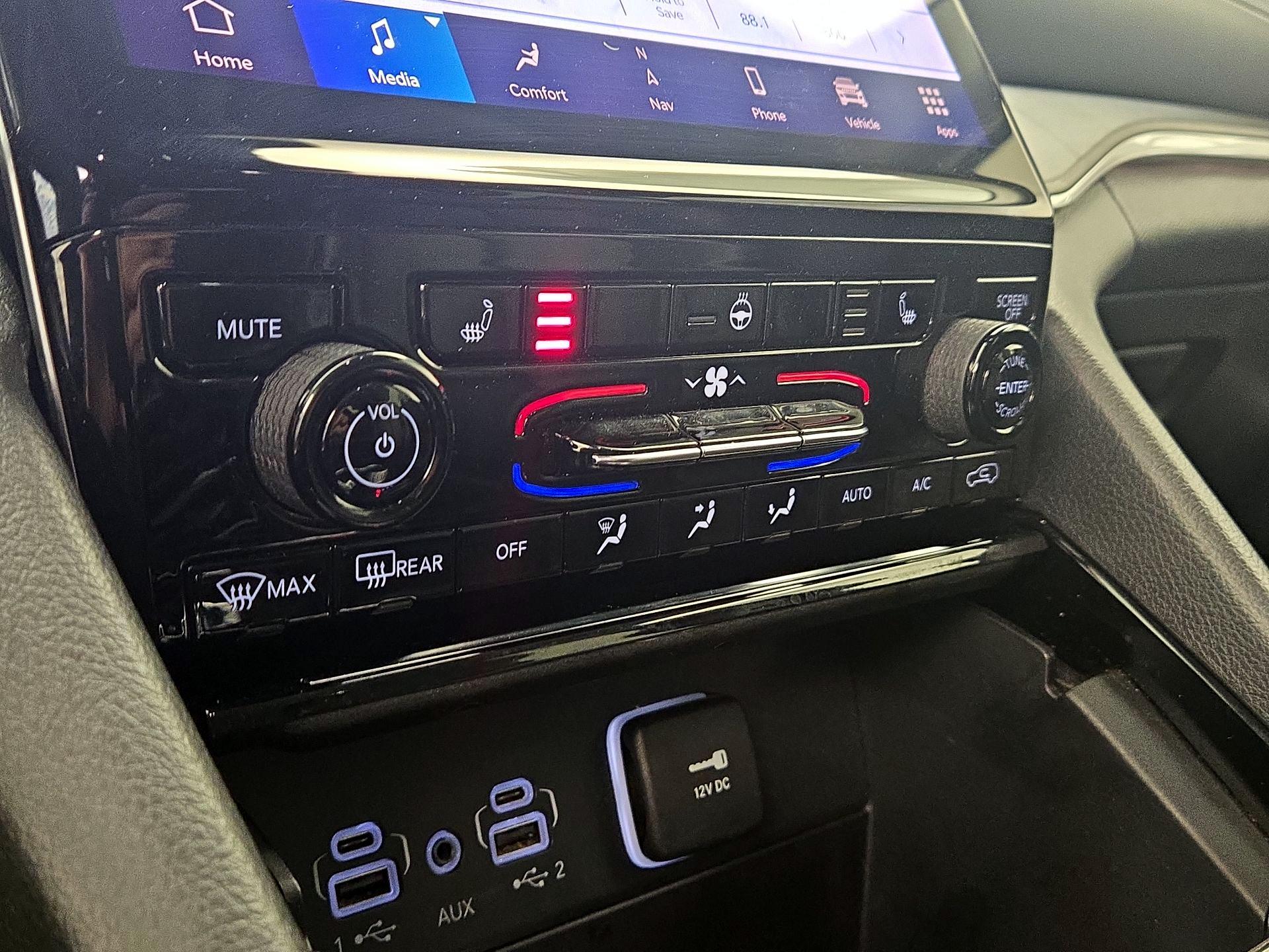 Thumbnail: 2023 Jeep Grand Cherokee - 16