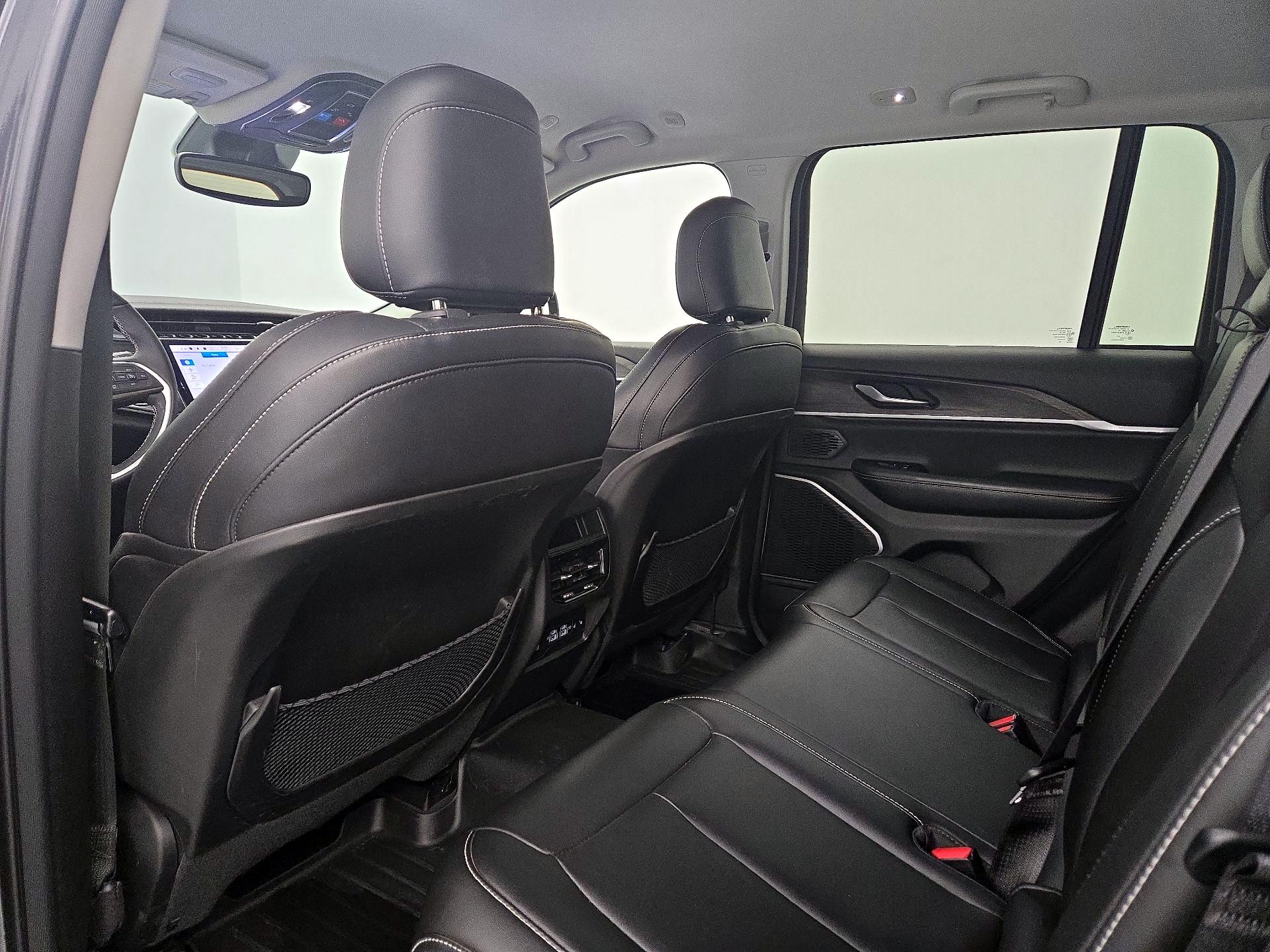 Thumbnail: 2023 Jeep Grand Cherokee - 19