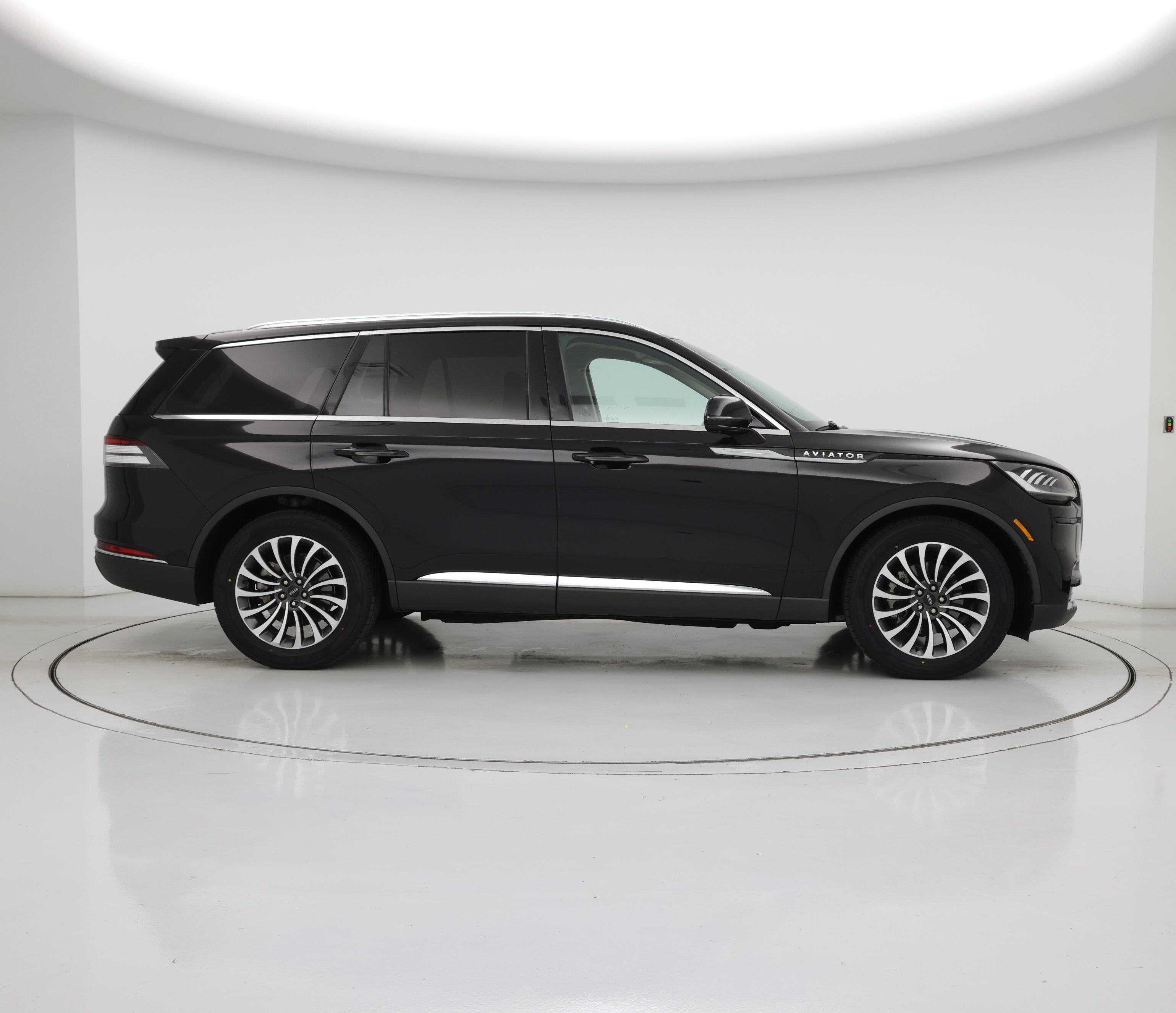Thumbnail: 2022 Lincoln Aviator - 7