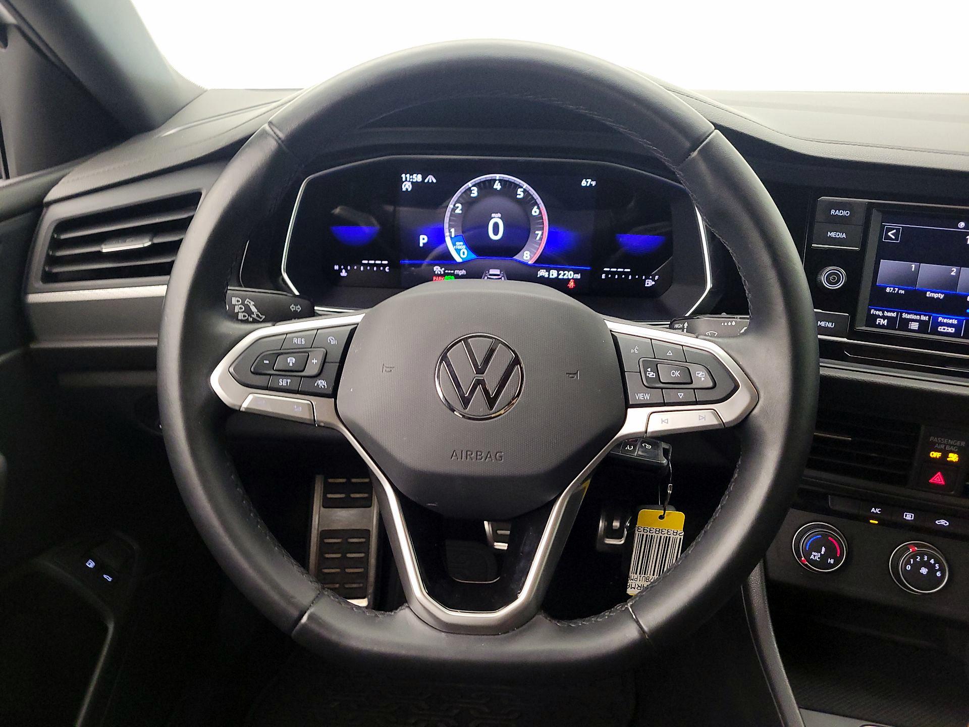 Thumbnail: 2023 Volkswagen Jetta - 10