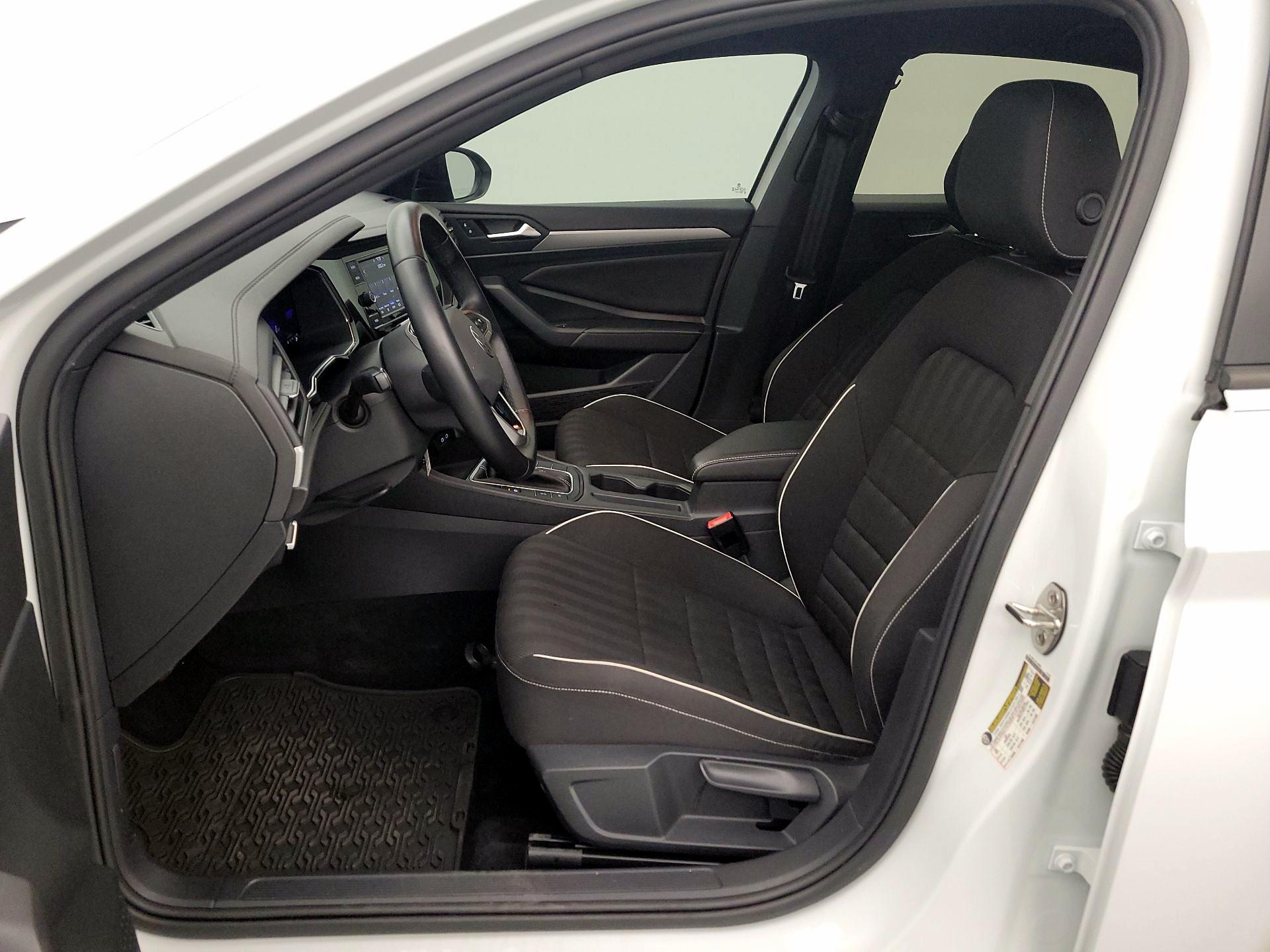 Thumbnail: 2023 Volkswagen Jetta - 11