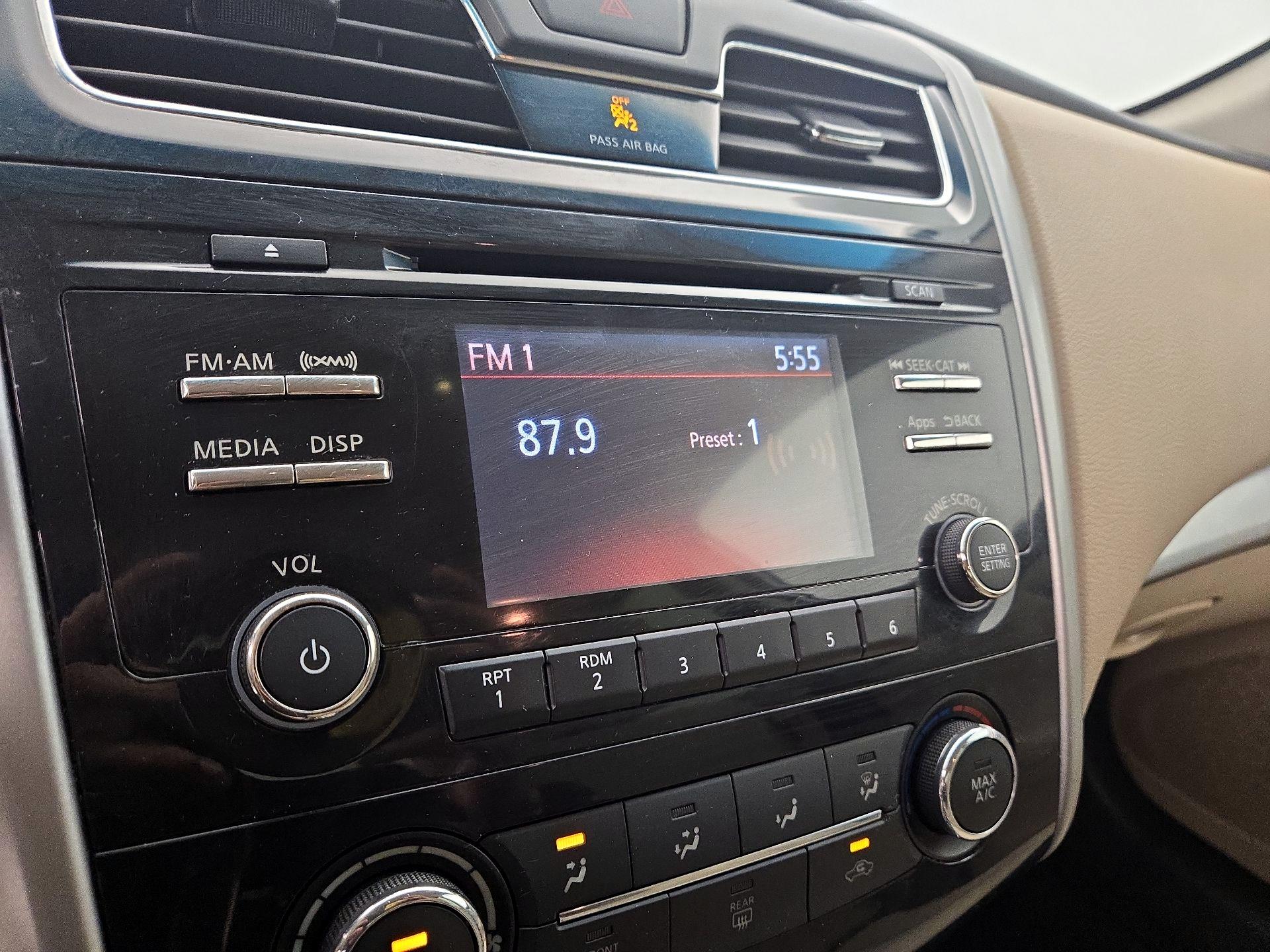 Thumbnail: 2015 Nissan Altima - 15