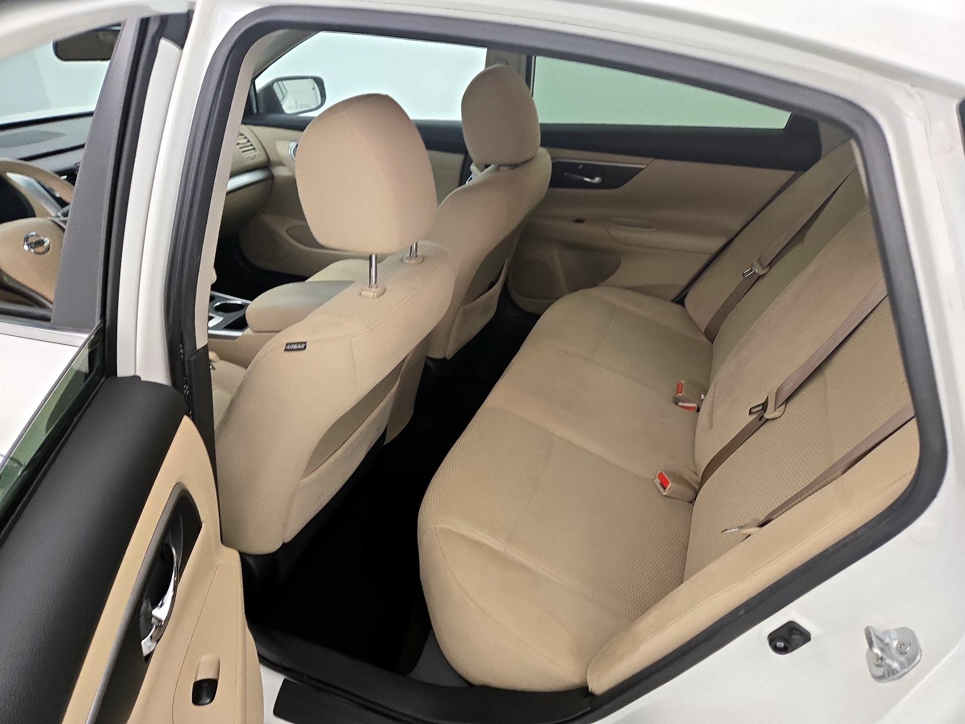 Thumbnail: 2015 Nissan Altima - 19