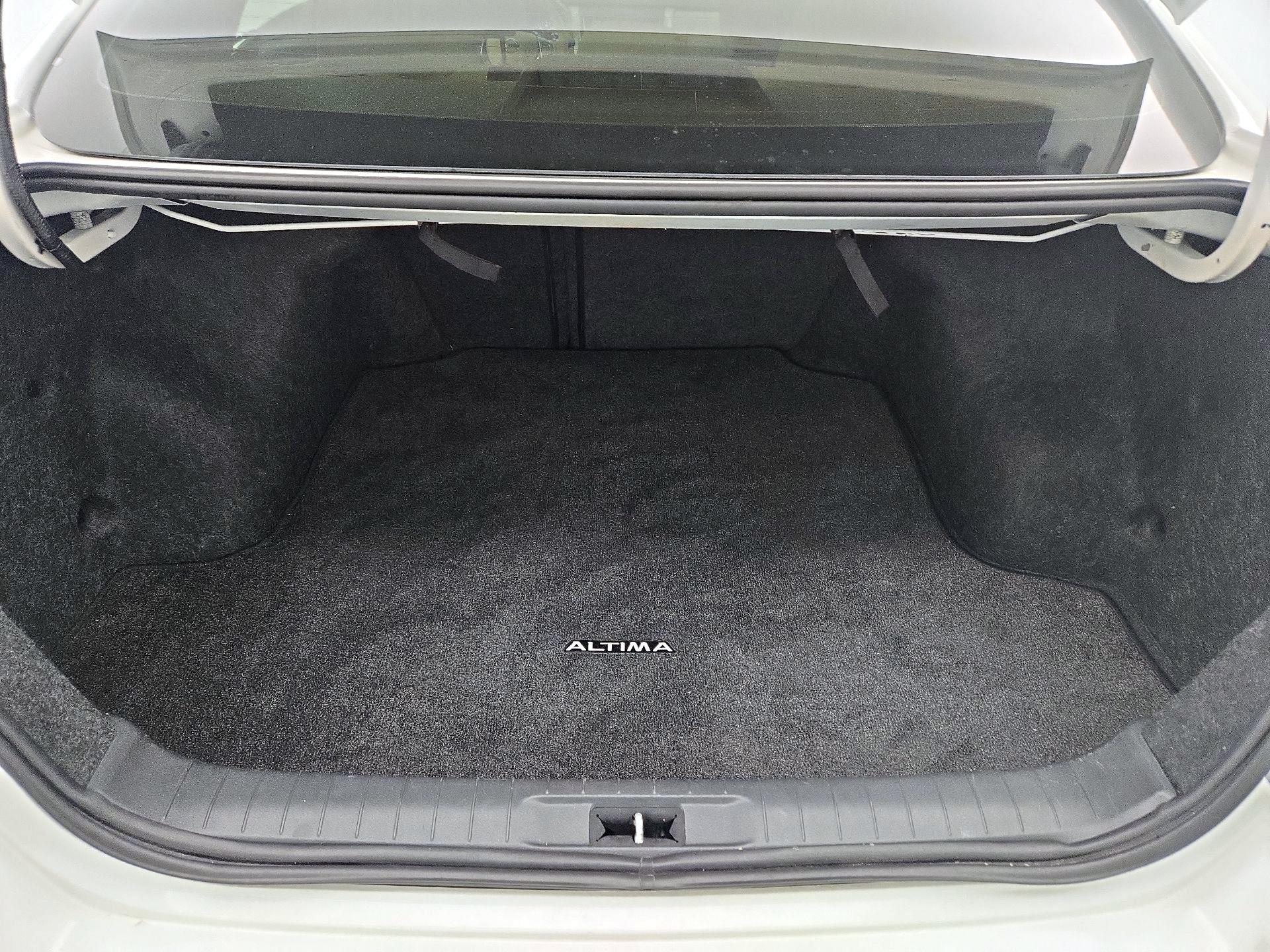 Thumbnail: 2015 Nissan Altima - 20