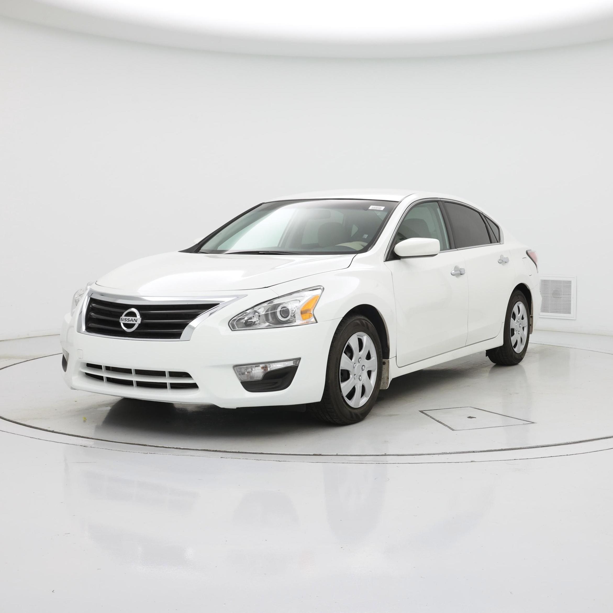 Thumbnail: 2015 Nissan Altima - 4