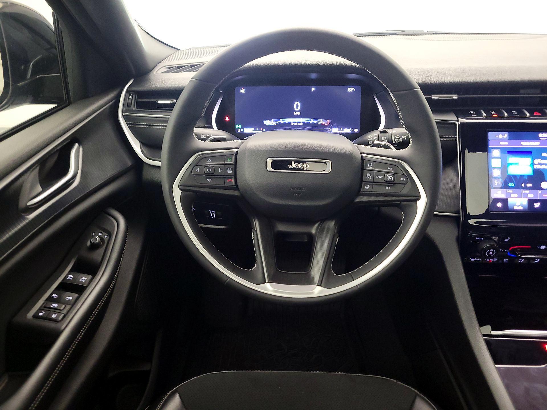 Thumbnail: 2024 Jeep Grand Cherokee - 10