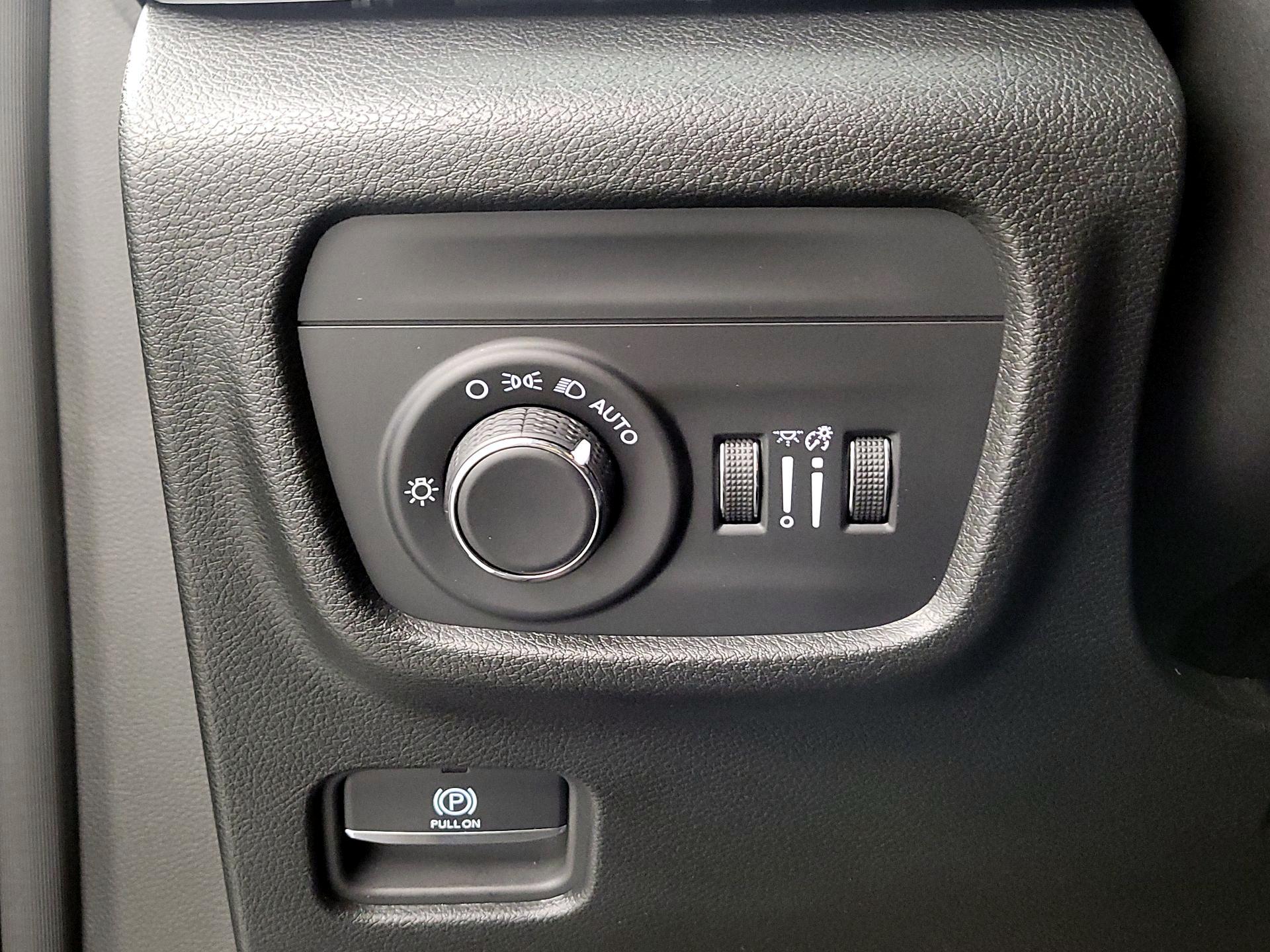 Thumbnail: 2024 Jeep Grand Cherokee - 13