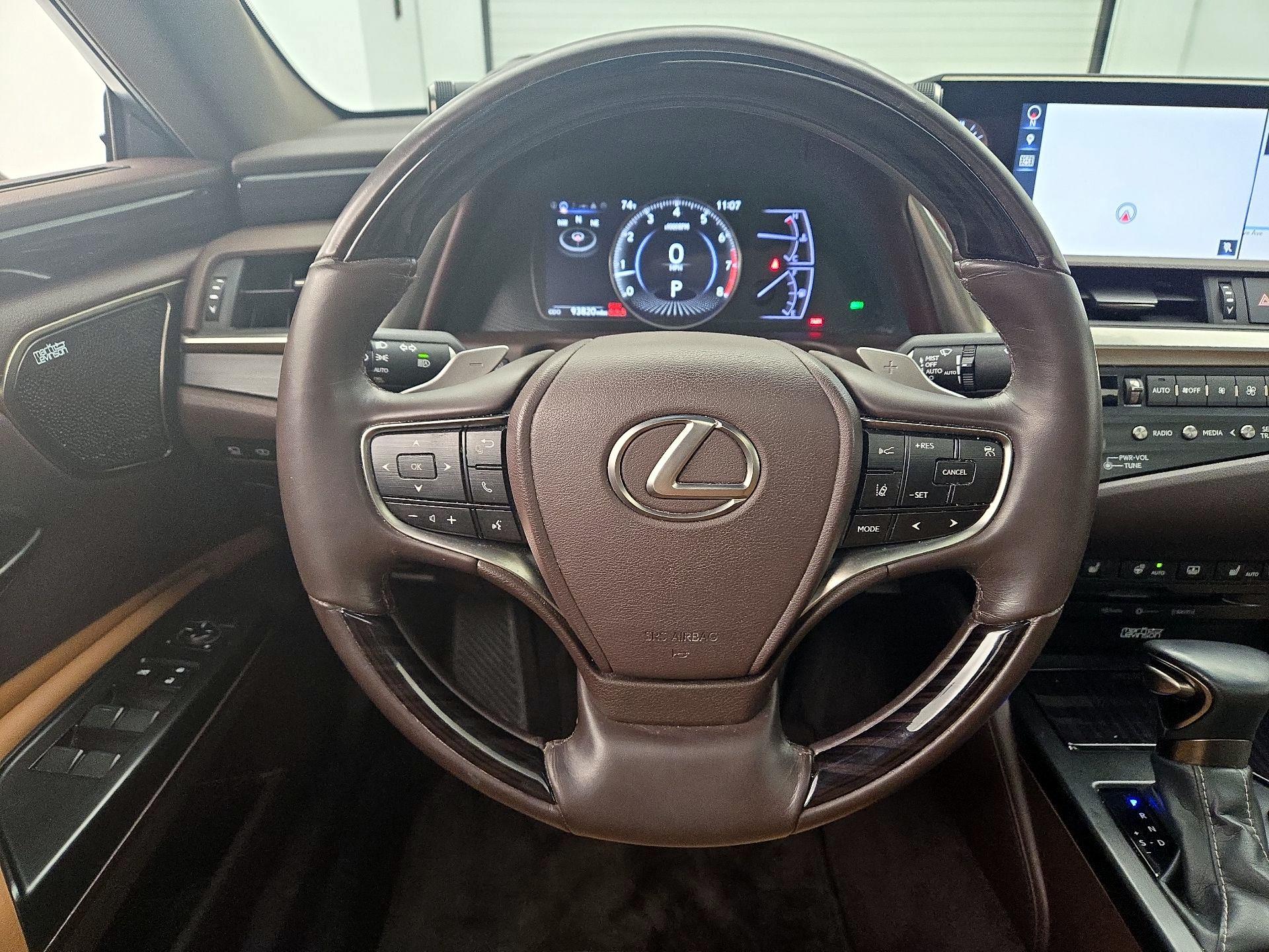 Thumbnail: 2019 Lexus ES - 10