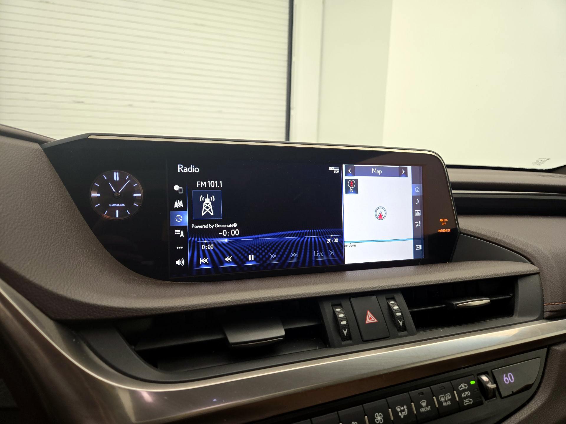 Thumbnail: 2019 Lexus ES - 16