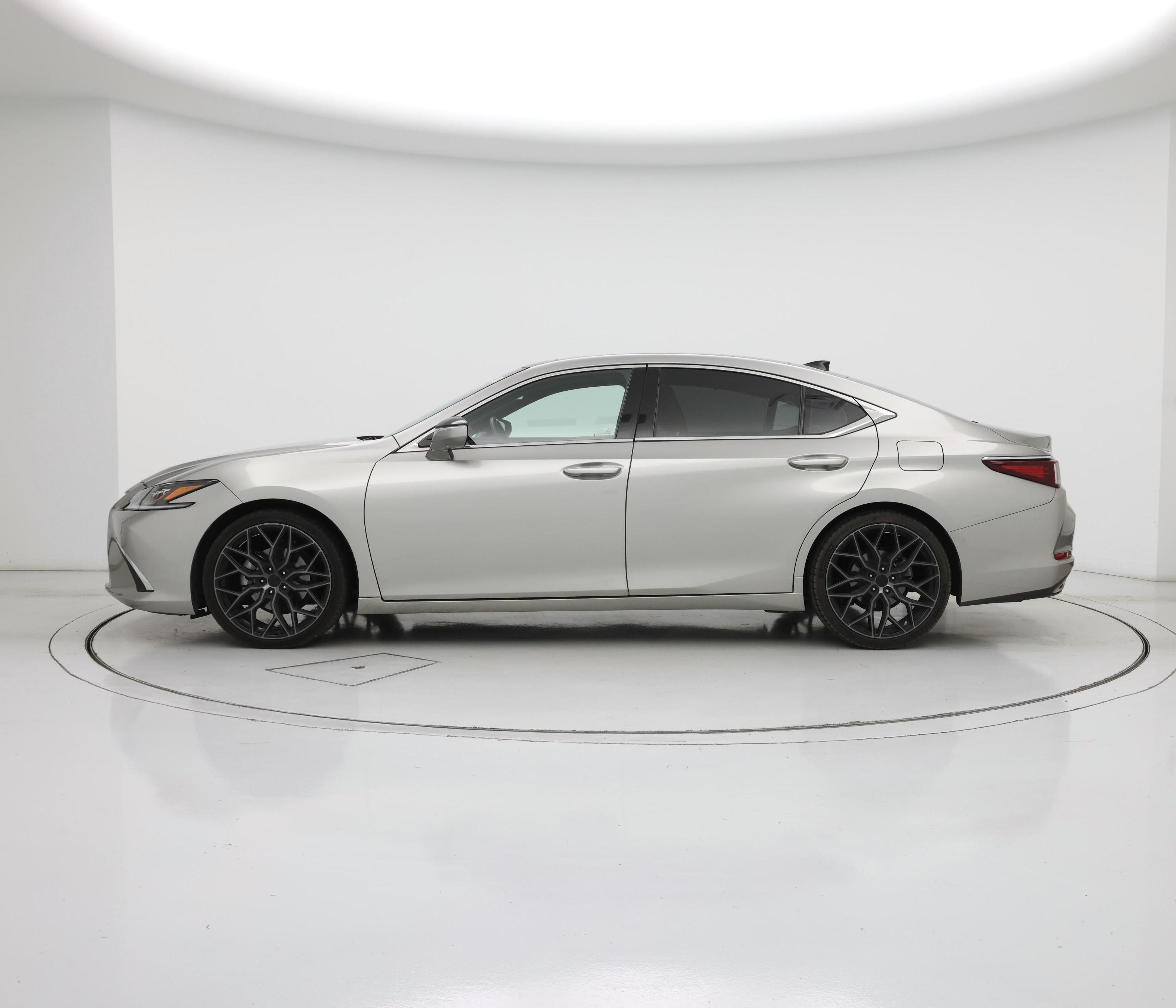 Thumbnail: 2019 Lexus ES - 3