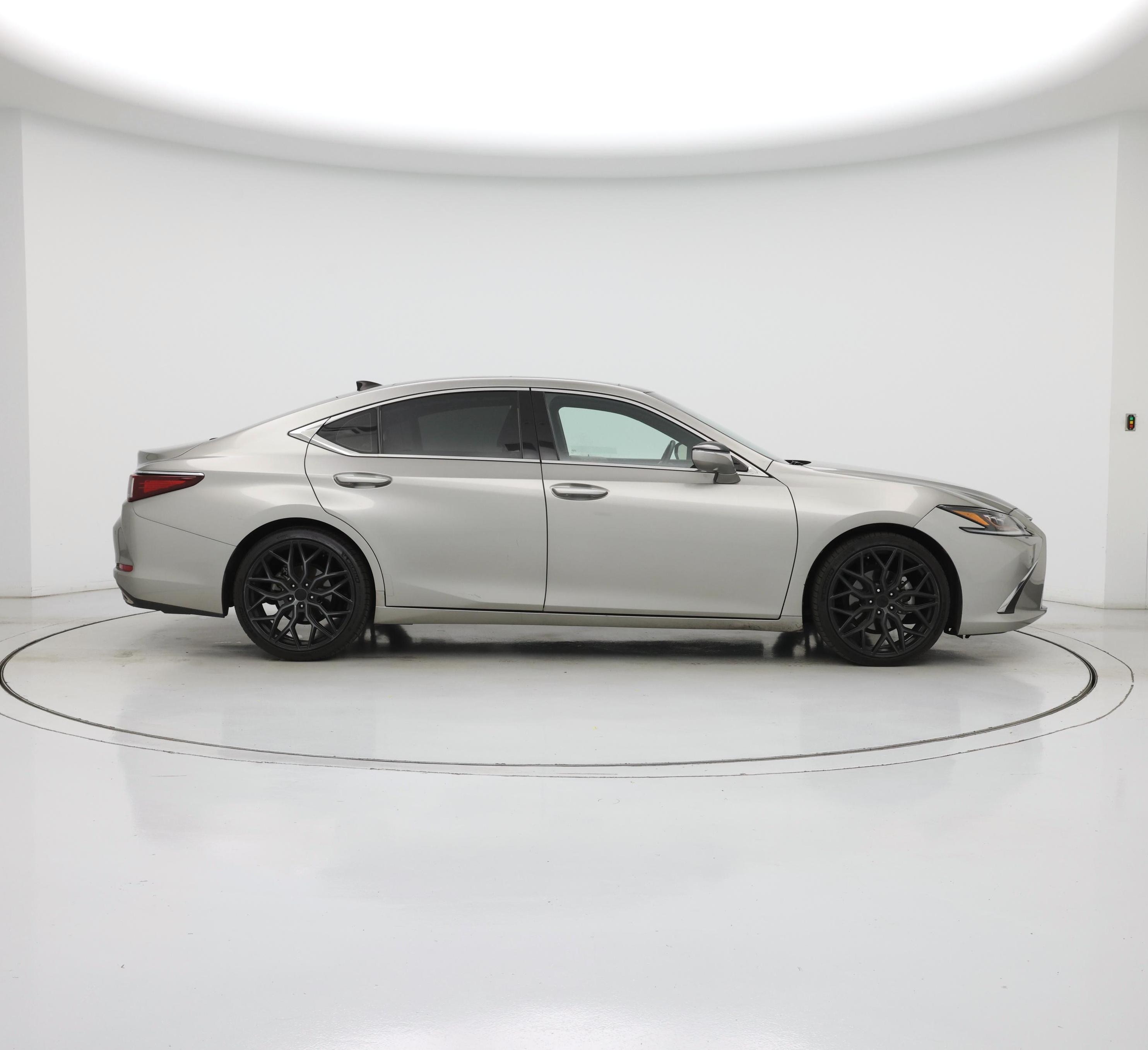 Thumbnail: 2019 Lexus ES - 7