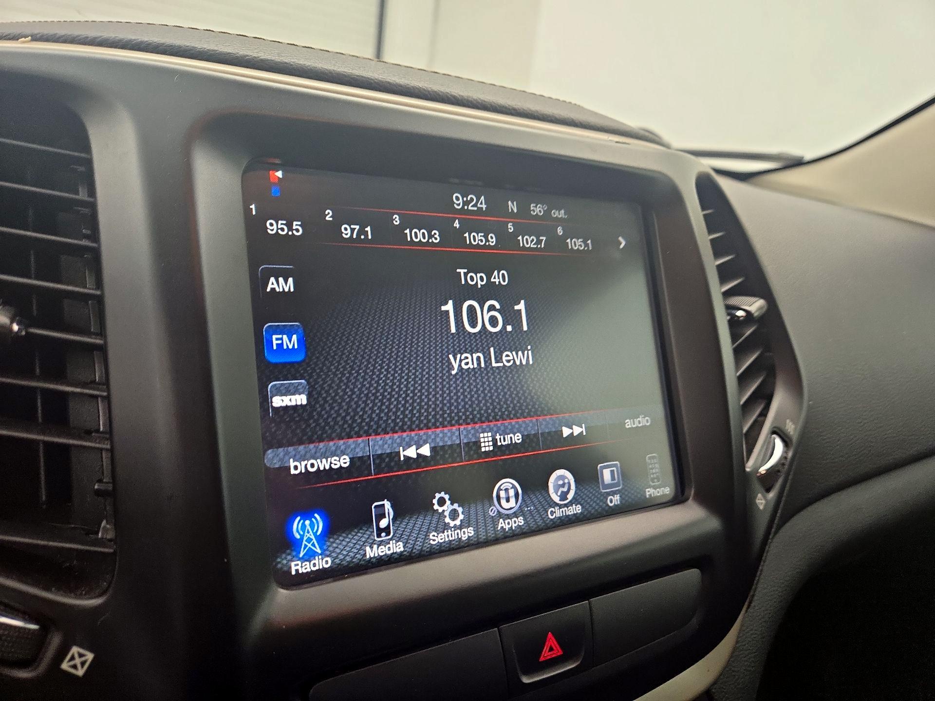 Thumbnail: 2015 Jeep Cherokee - 15