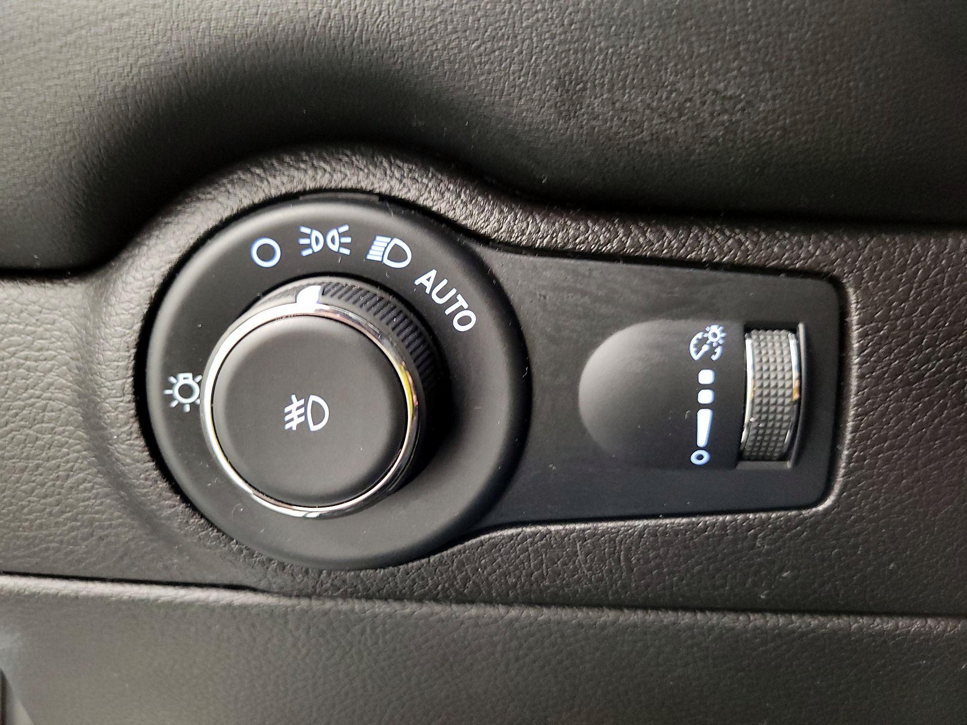 Thumbnail: 2021 Dodge Durango - 13