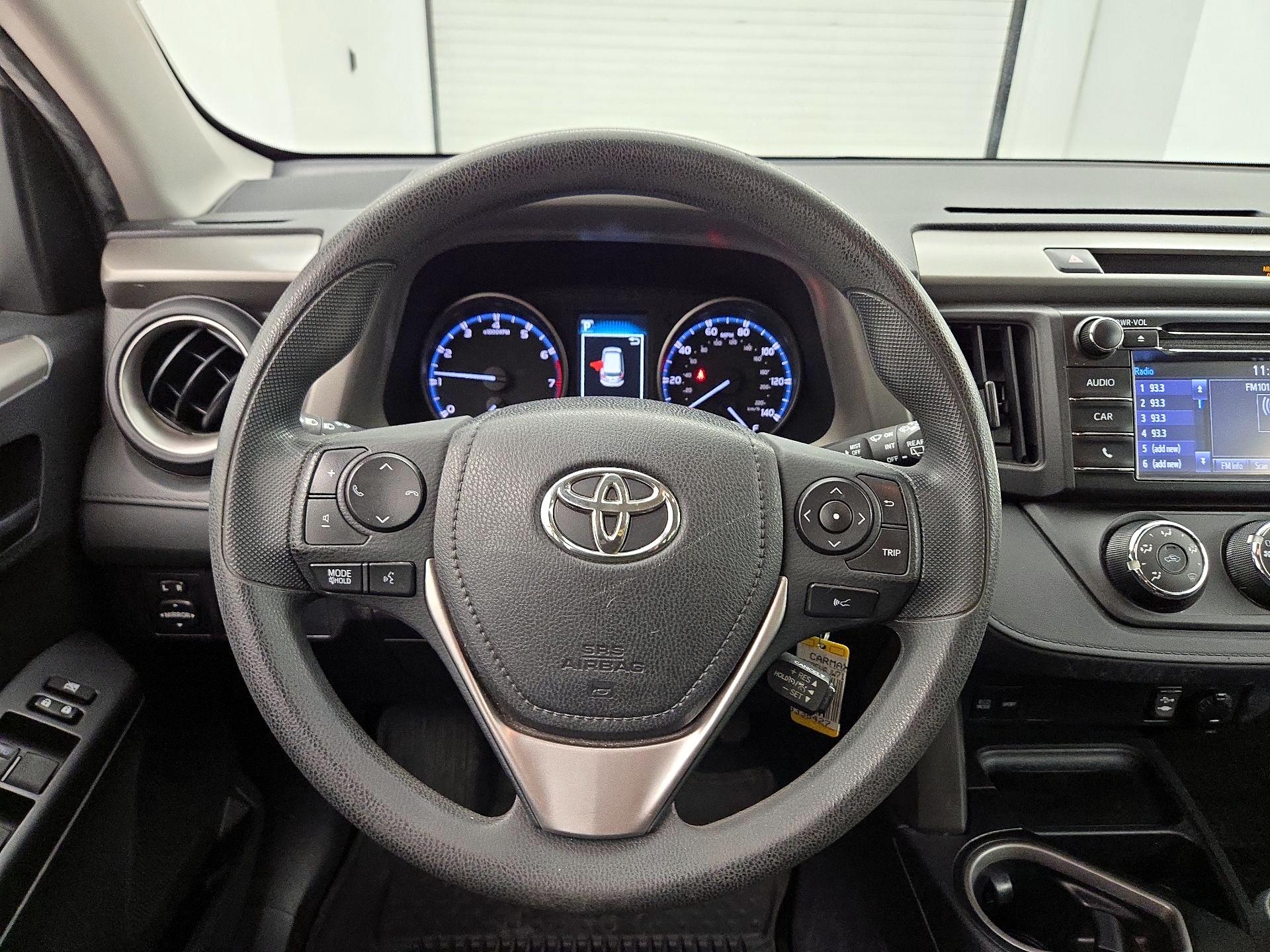 Thumbnail: 2018 Toyota RAV4 - 10
