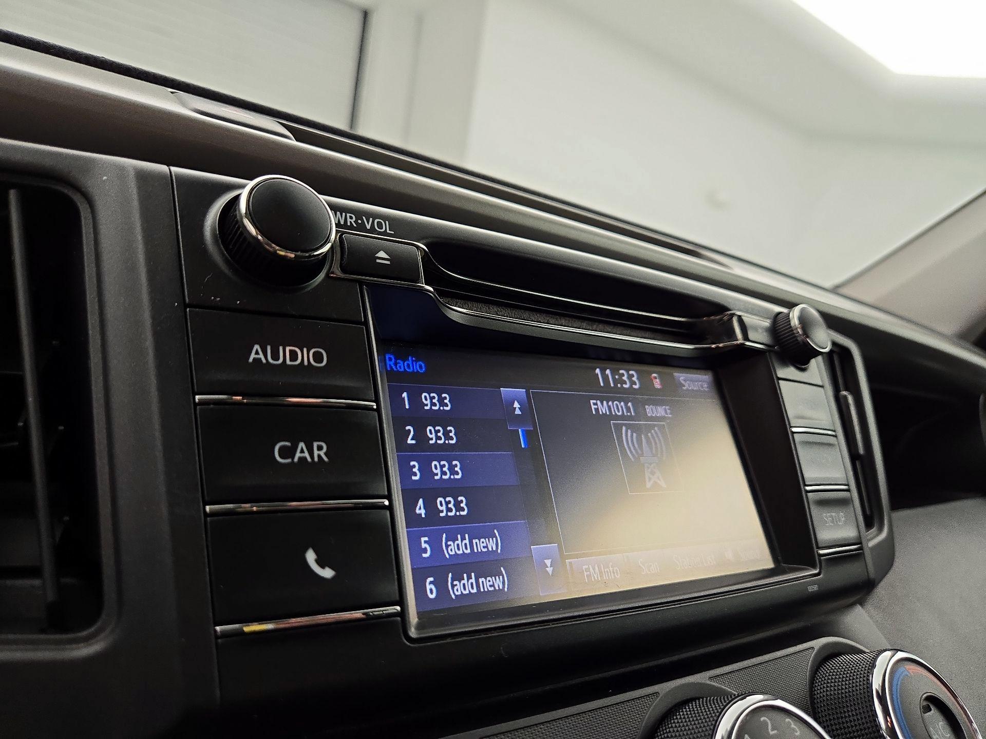 Thumbnail: 2018 Toyota RAV4 - 15