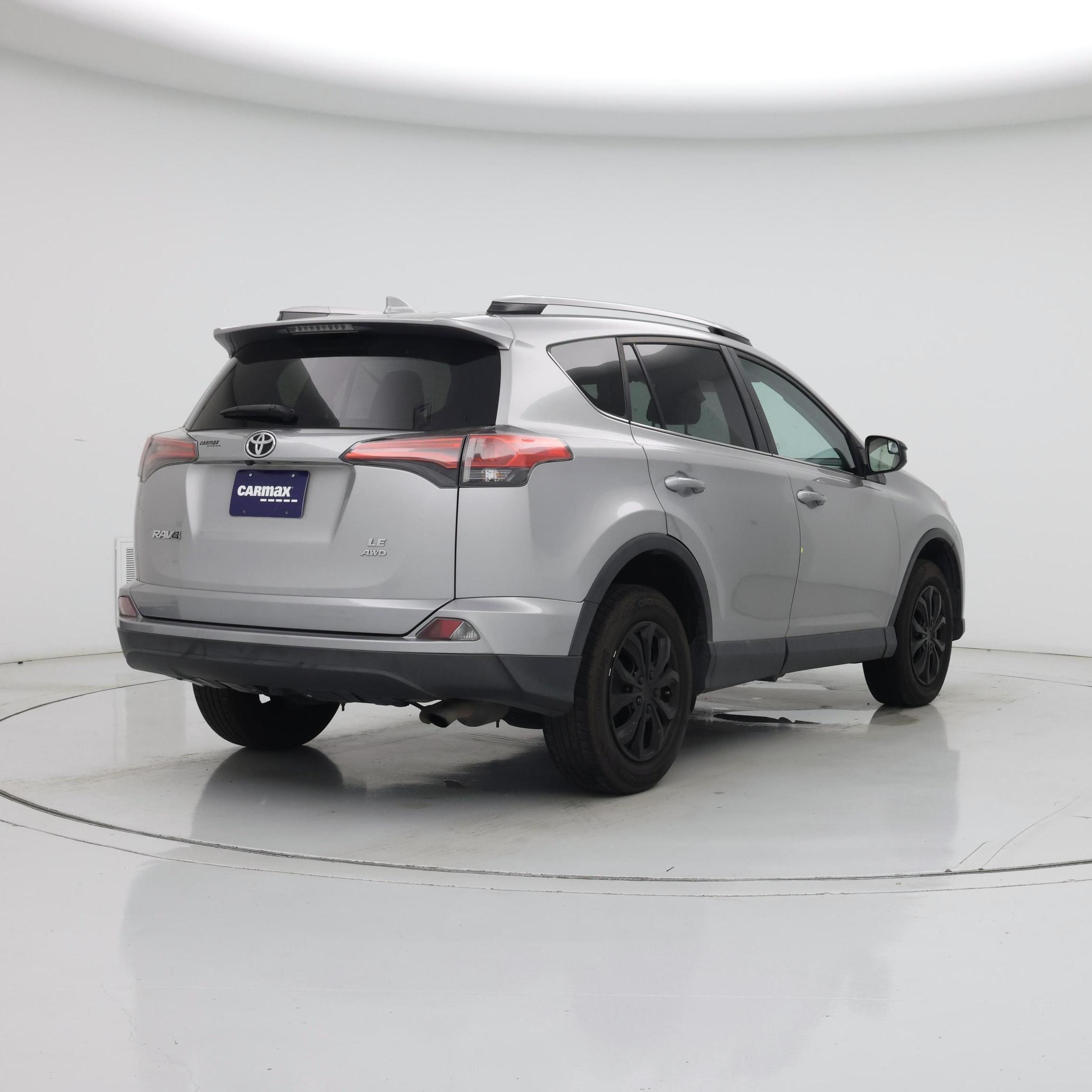 Thumbnail: 2018 Toyota RAV4 - 8
