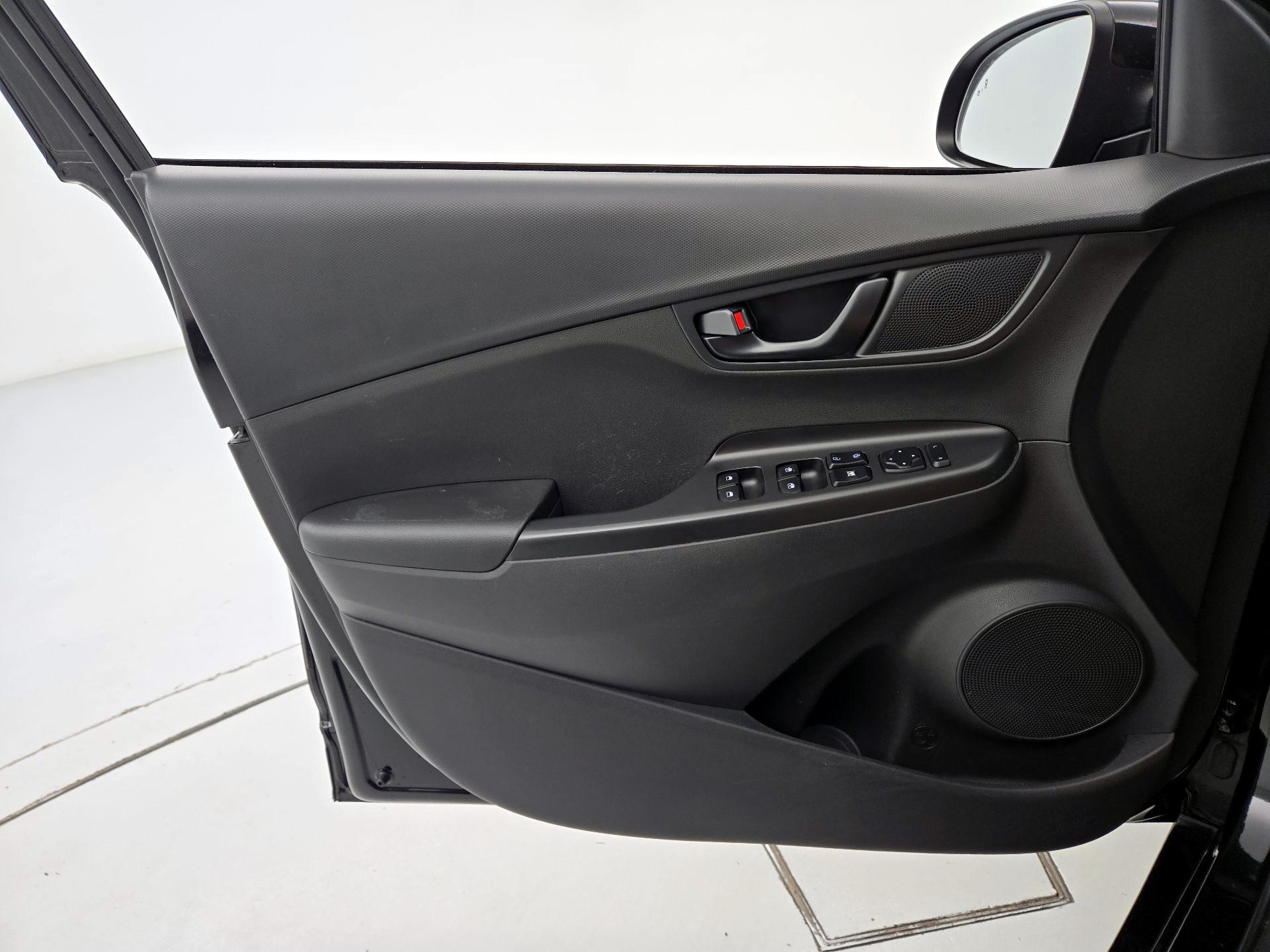 Thumbnail: 2022 Hyundai Kona - 12