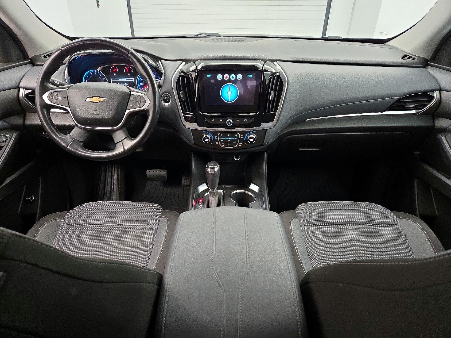 Thumbnail: 2018 Chevrolet Traverse - 9