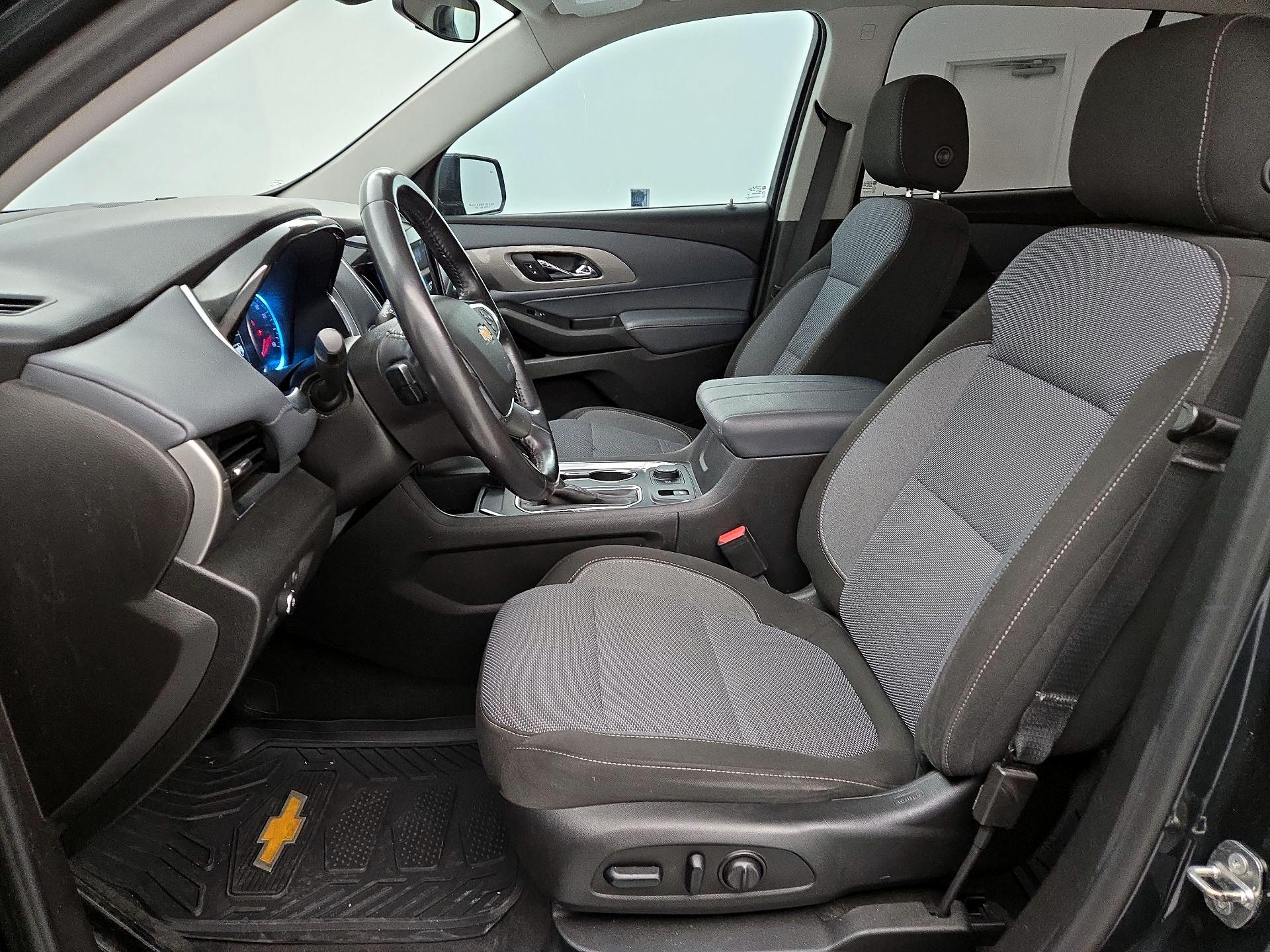 Thumbnail: 2018 Chevrolet Traverse - 11